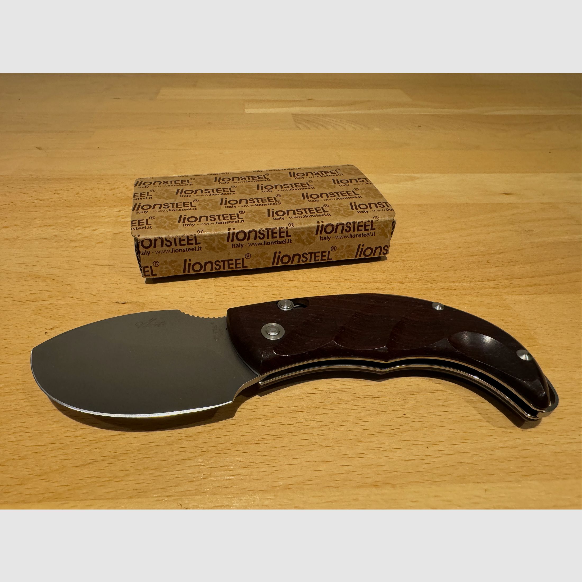 Coltello pieghevole Lionsteel Max Design NUOVO