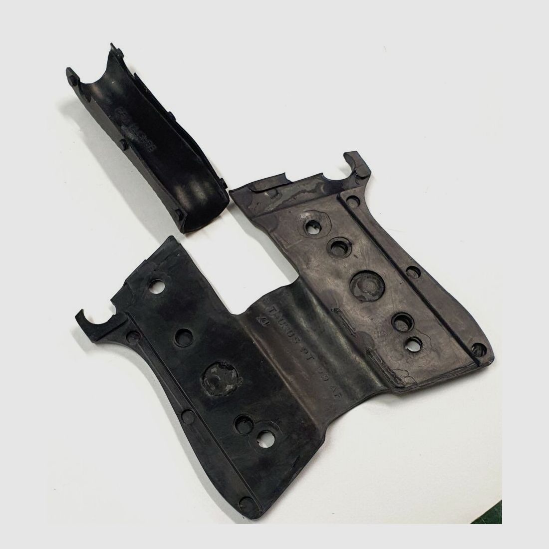 Pachmayr Pachmayr grips for Taurus PT-99 pistol, image 5 of 6