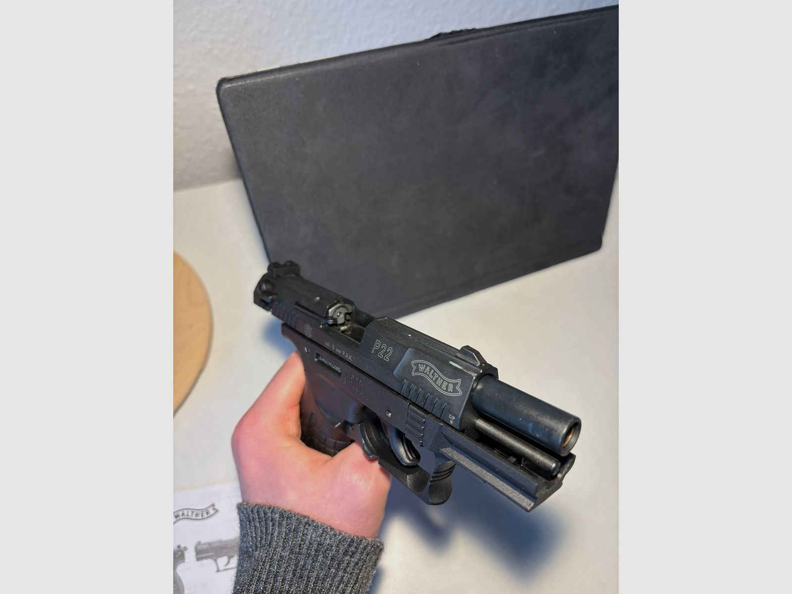 Walther P22 Ready Schreckschuss Pistole 9mm P.A.K. schwarz inkl. Holster und 84 Platzpatronen