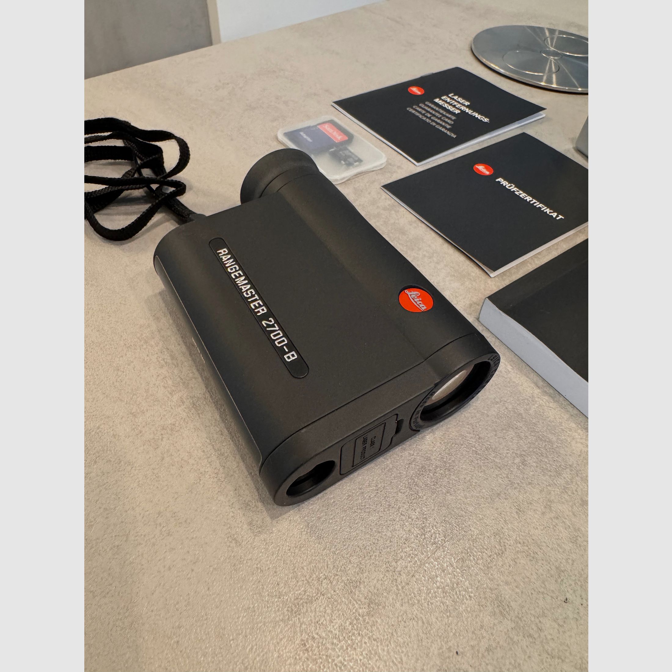 LEICA Rangemaster CRF 2700-B mit Tasche