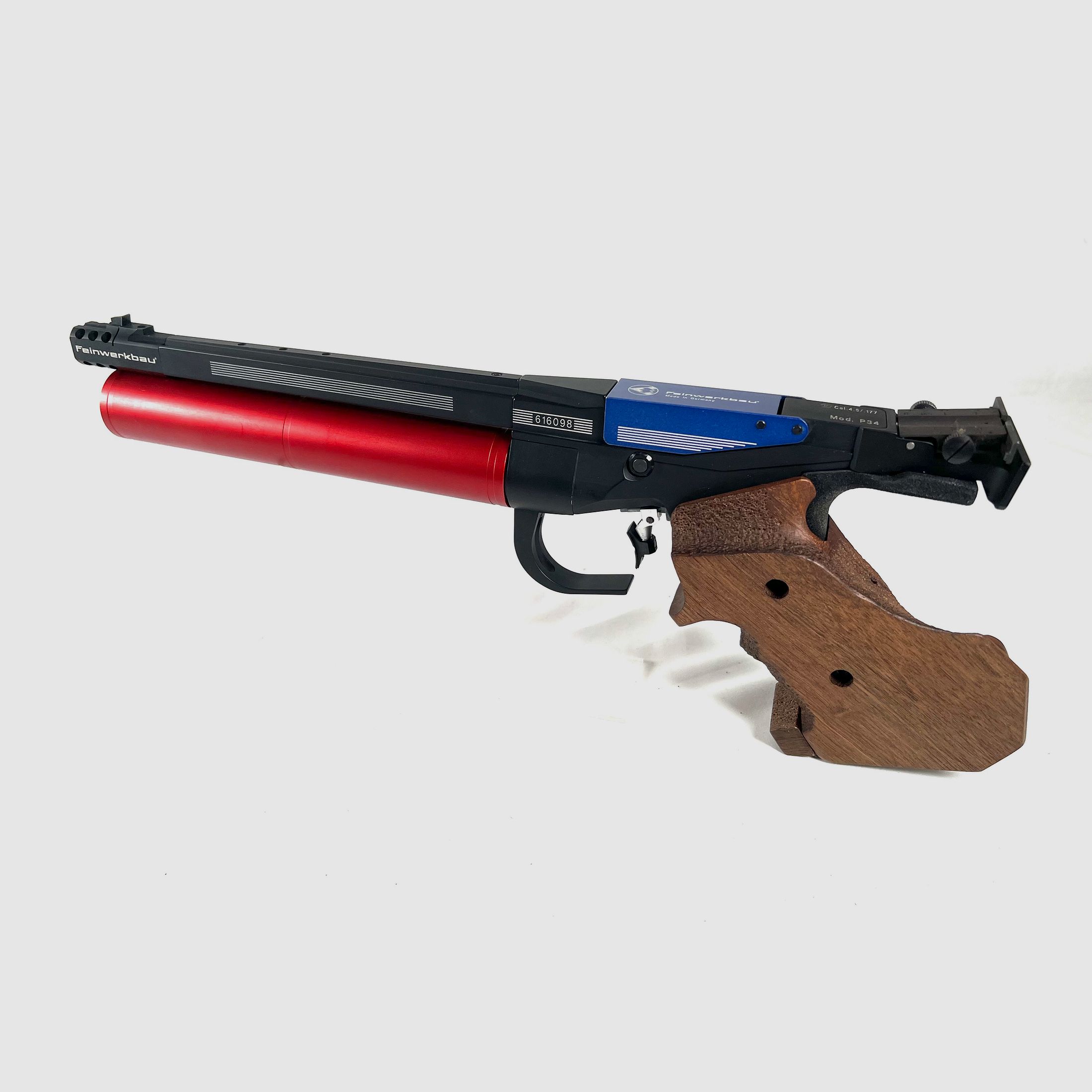 Match-pistolet pneumatyczny Feinwerkbau P34 w bardzo dobrym stanie.