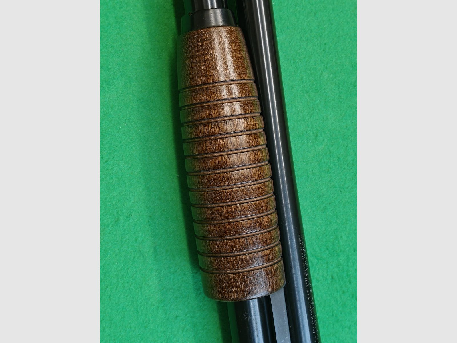 Winchester Defender 12/76 Vorderschaftrepetierflinte