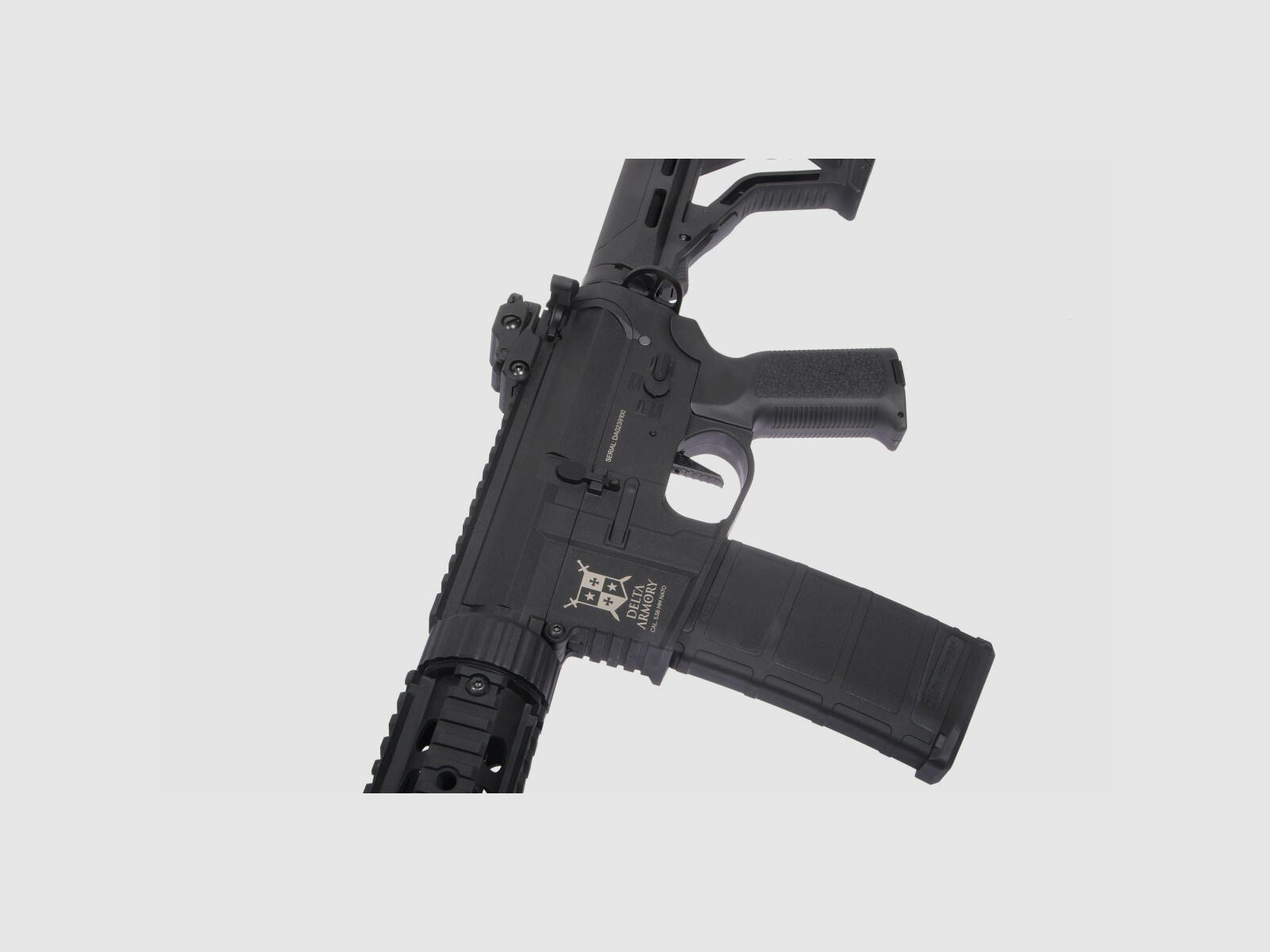 AR15 SilentOps 7 pulgadas CHARLIE EAGLE ETU Negro S-AEG Rifle Airsoft Libre a partir de 18 años | Delta Armory