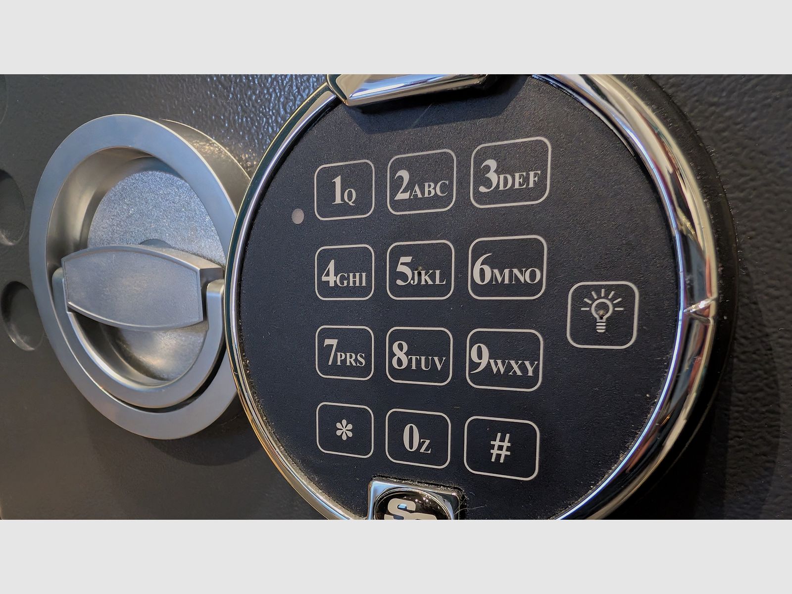 Kurzwaffenschrank KWT 800 Grad 0 mit Zahlenschloss von Eisenbach NEUWERTIG!!!