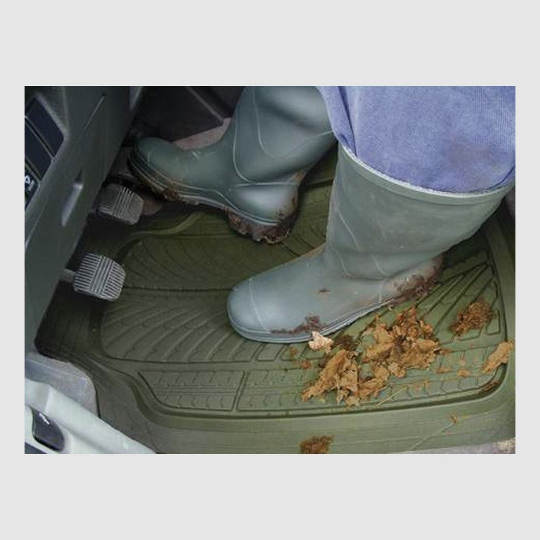 Universal Car Mat Tread Khaki - Non-Slip - Durable - Long-Lasting Interior Protection, image 1 of 4