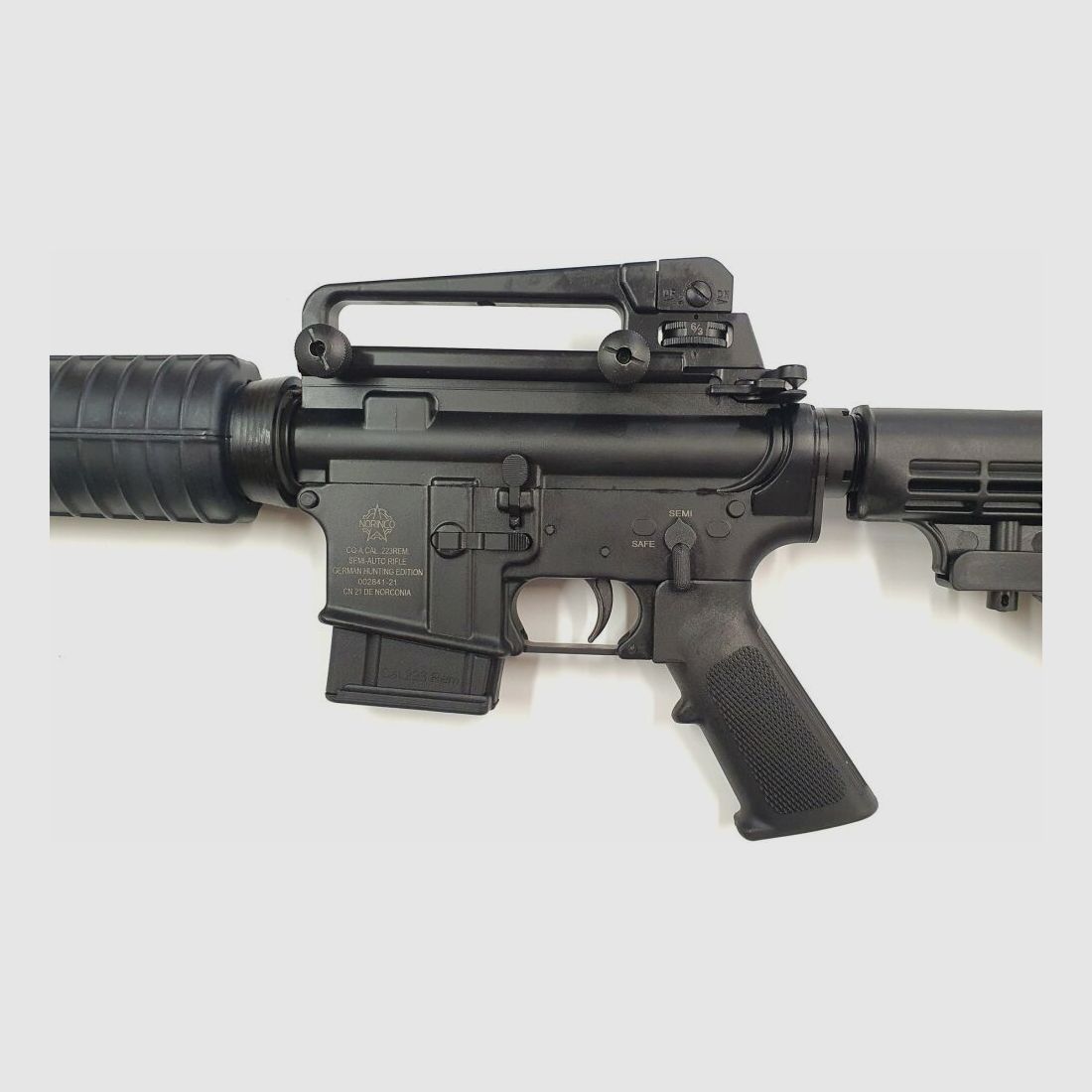 Fusil semi-automatique Norinco CQ-A AR15 M4 14,7" en calibre 223rem. Poignée de transport, visée Delta, image 2 sur 10