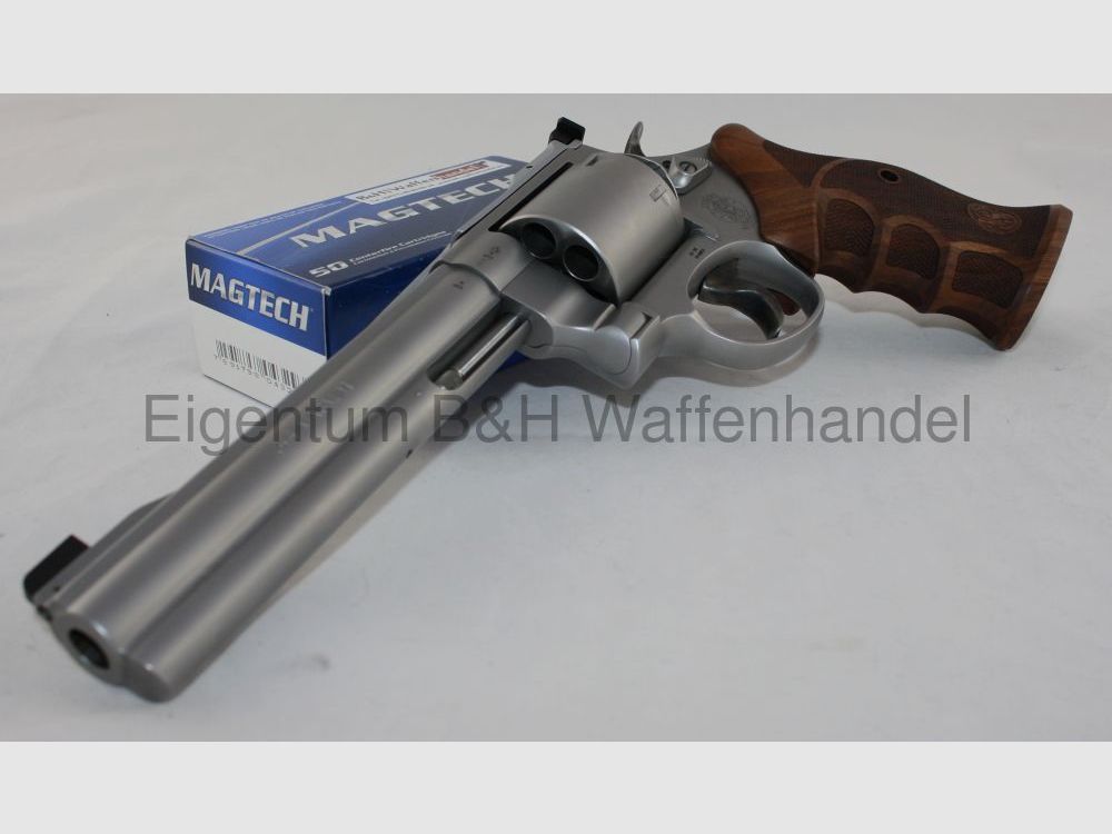 Smith & Wesson	 629 Classic Champion