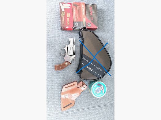 Revolver Smith & Wesson Mod. 60 mit Zubehör u. Munition