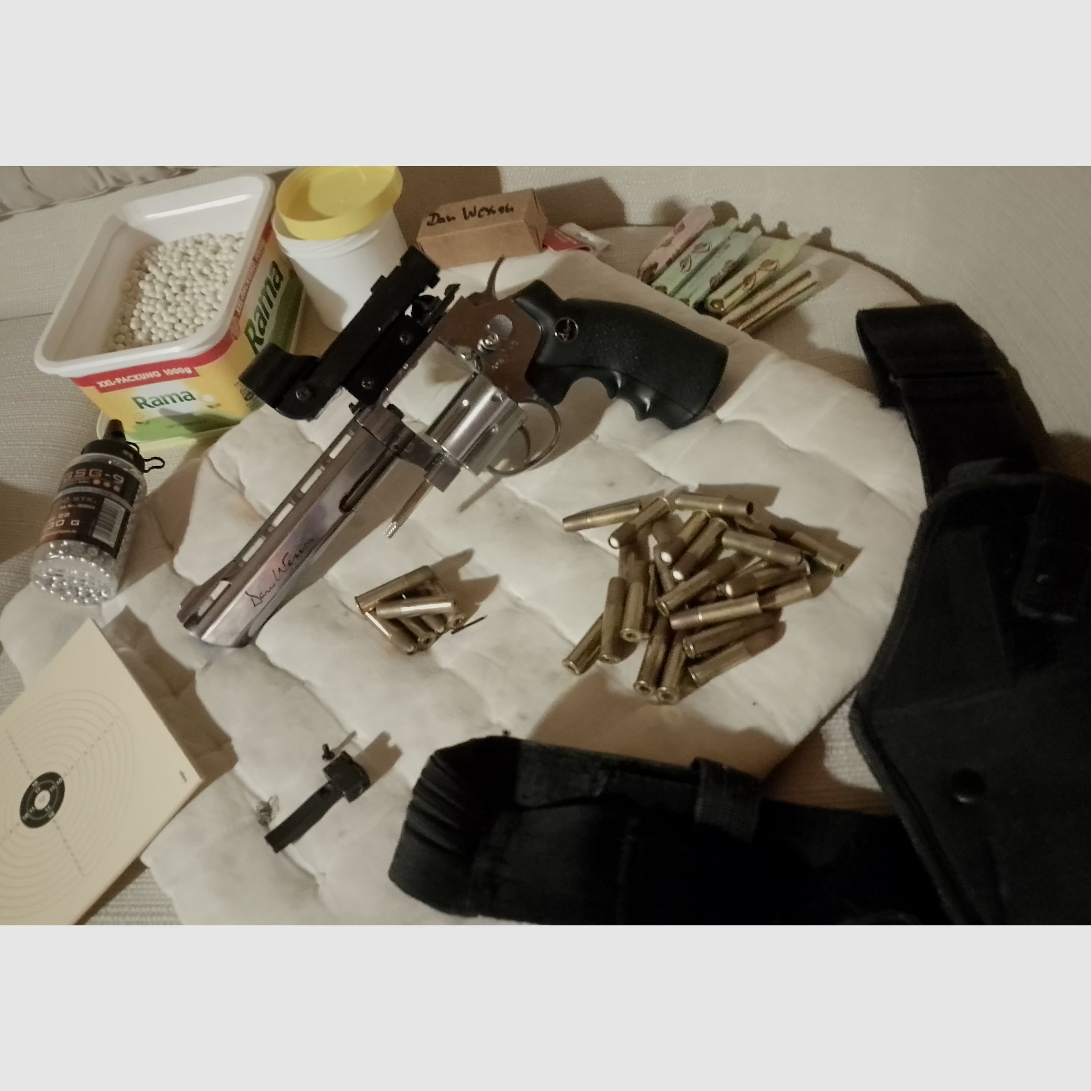 Dan Wesson co2 Revolver 6mm Set 31 Ladepatronen Red dot Visier Holster + viel bb's + Stahlkugeln 