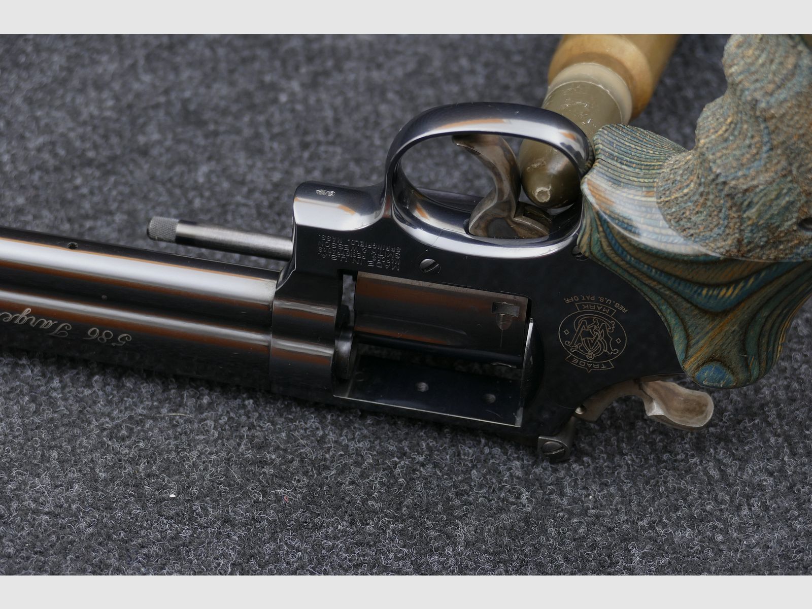 Smith & Wesson 586-4 Target Champion – .357 Magnum – 6-inch barrel – Nill laminated wood grip – very good condition, image 13 of 16