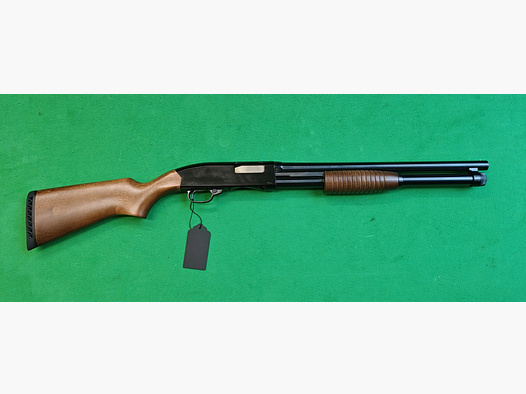 Winchester Defender 12/76 fusil à répétition à crosse avant