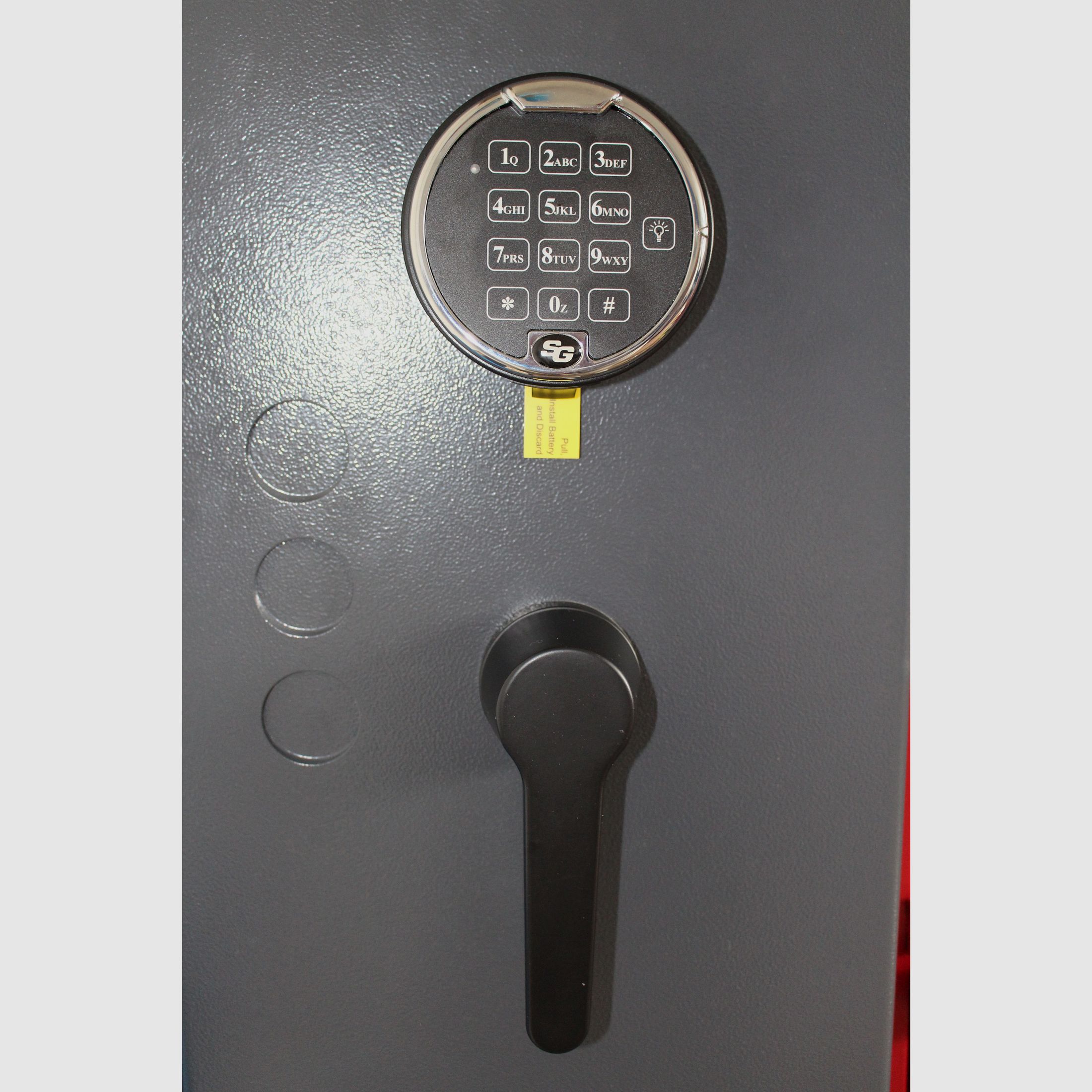 Waffenschrank in der graphitgrauen Farbe Grad 0 EN 1143-1 Safe 0-4 mit elektronischem Zahlenschloss S & G Spartan mit Tastatur und die Flinte als Geschenk erhalten