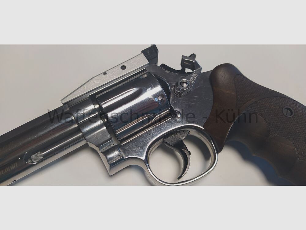 Smith & Wesson Target Champion 686