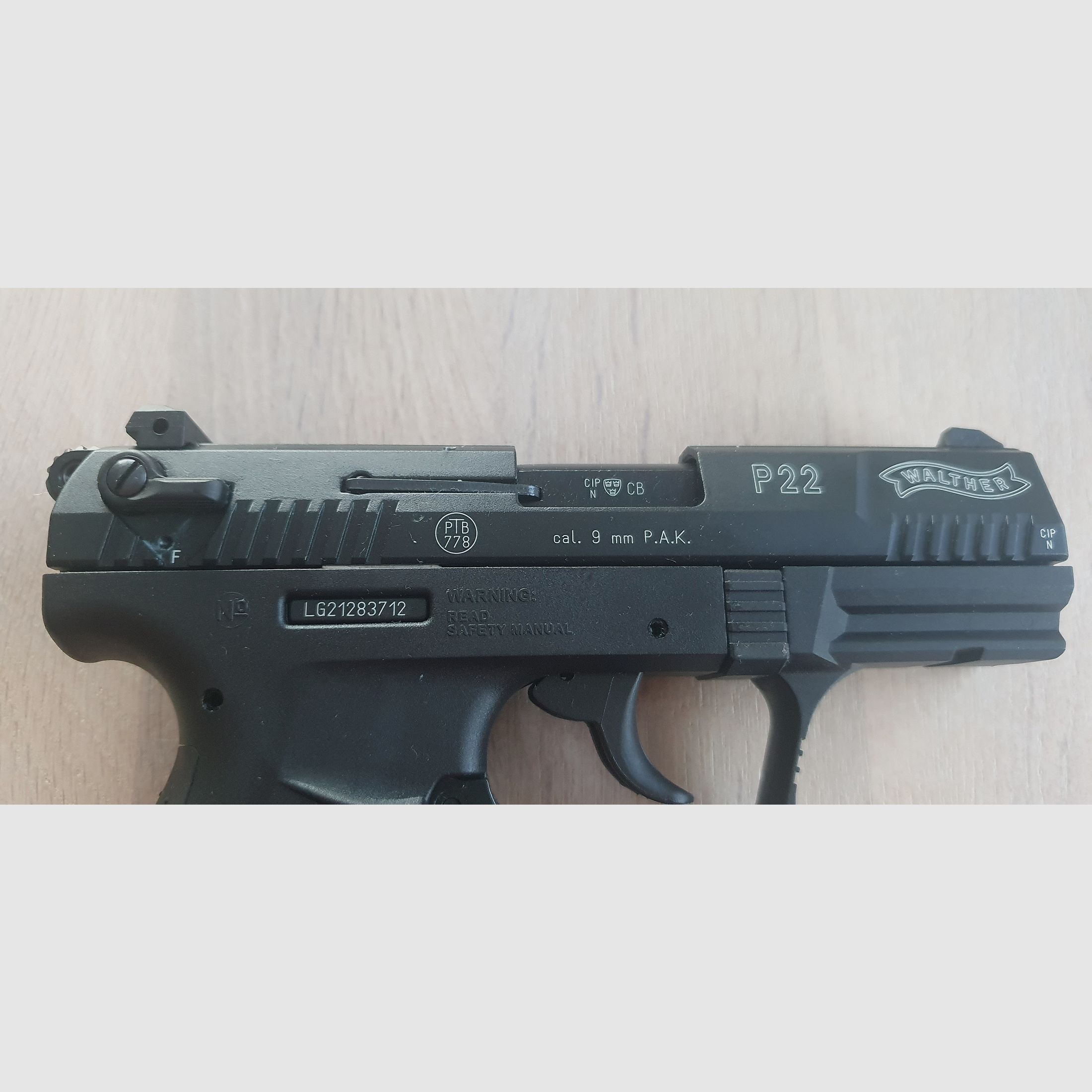 Walther P22 blued 9mm P.A.K, blank cartridges ****Top condition*****