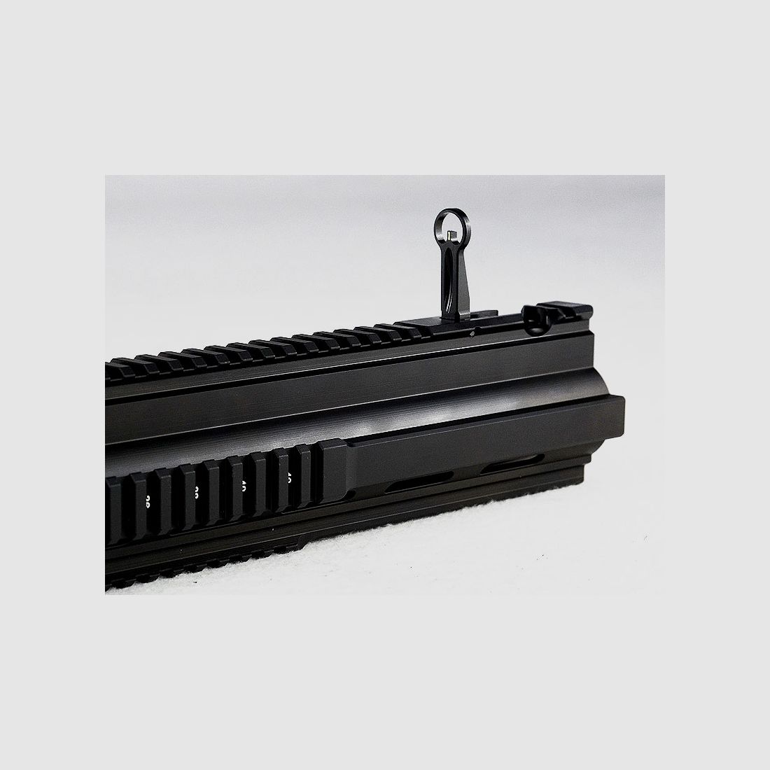Heckler & Koch PICATINNY-Handschutz für MR308 GRÜN-BRAUN, für 16,5"/20"-Lauf mit Fenster für Gasabnahmeverstellung