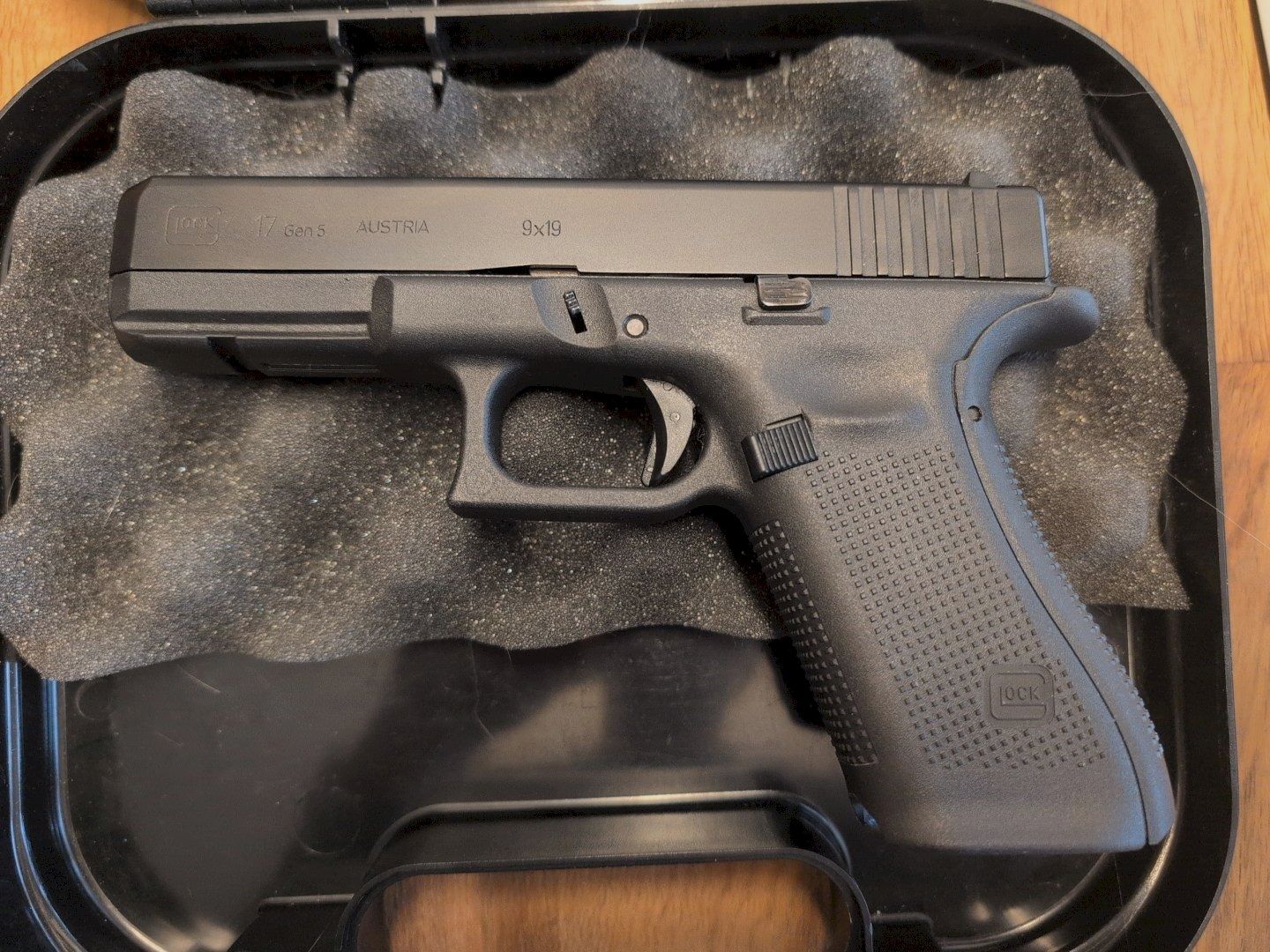 Glock 17 Gen 5 Nowy, Pełny zestaw w tym kabura