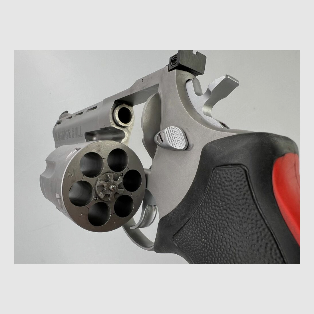 Taurus	 Raging Bull 444