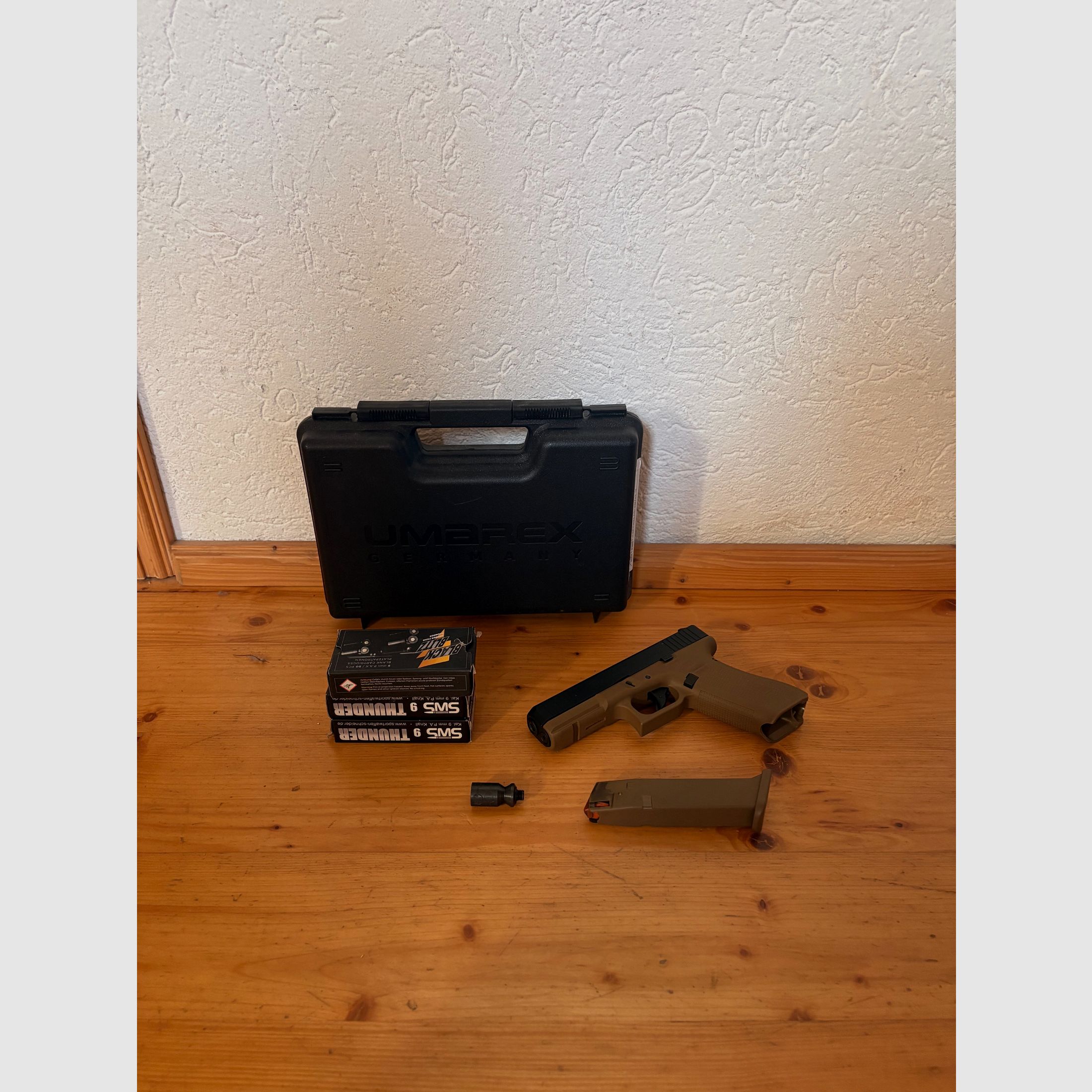 Glock 17 blank firing gun