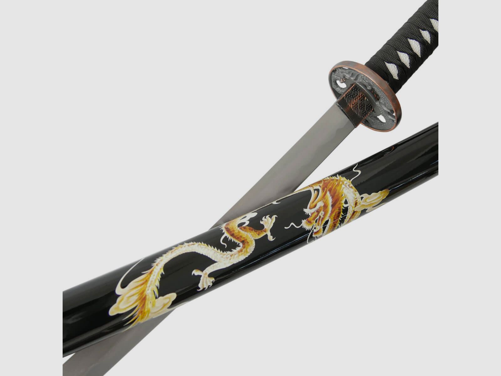 Katana mit Drache auf der Schwertscheide