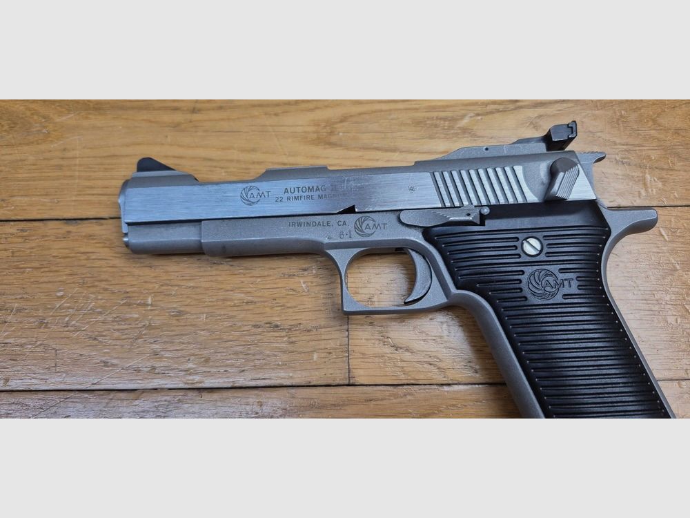 Raro e bello pistola Automag II – Calibro 22Magnum – Fabbricazione AMT – Acciaio inossidabile da A a Z – In 4 1/2 pollici – Eccellente stato meccanico – 2 caricatori – TBE+, immagine 5 di 18