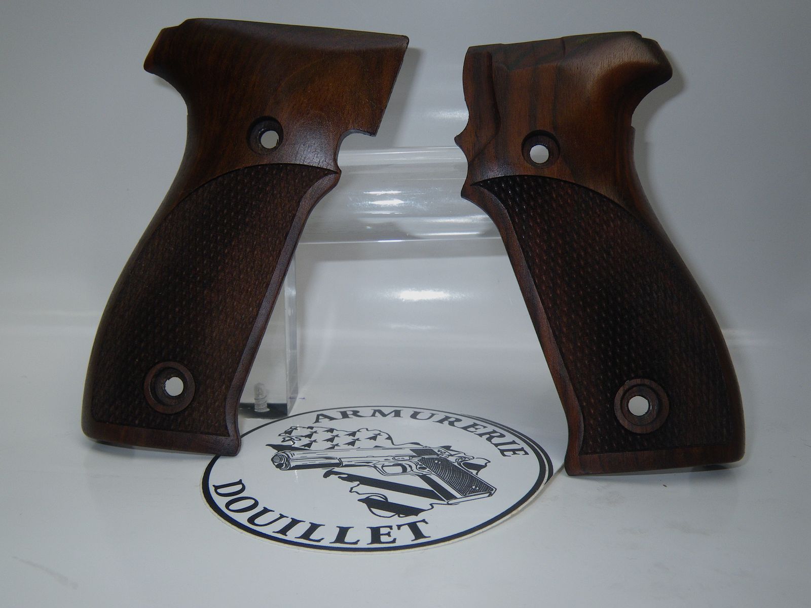 Impugnature in legno rigate per SIG P226