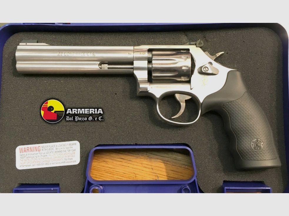 SMITH & WESSON 617 22LR