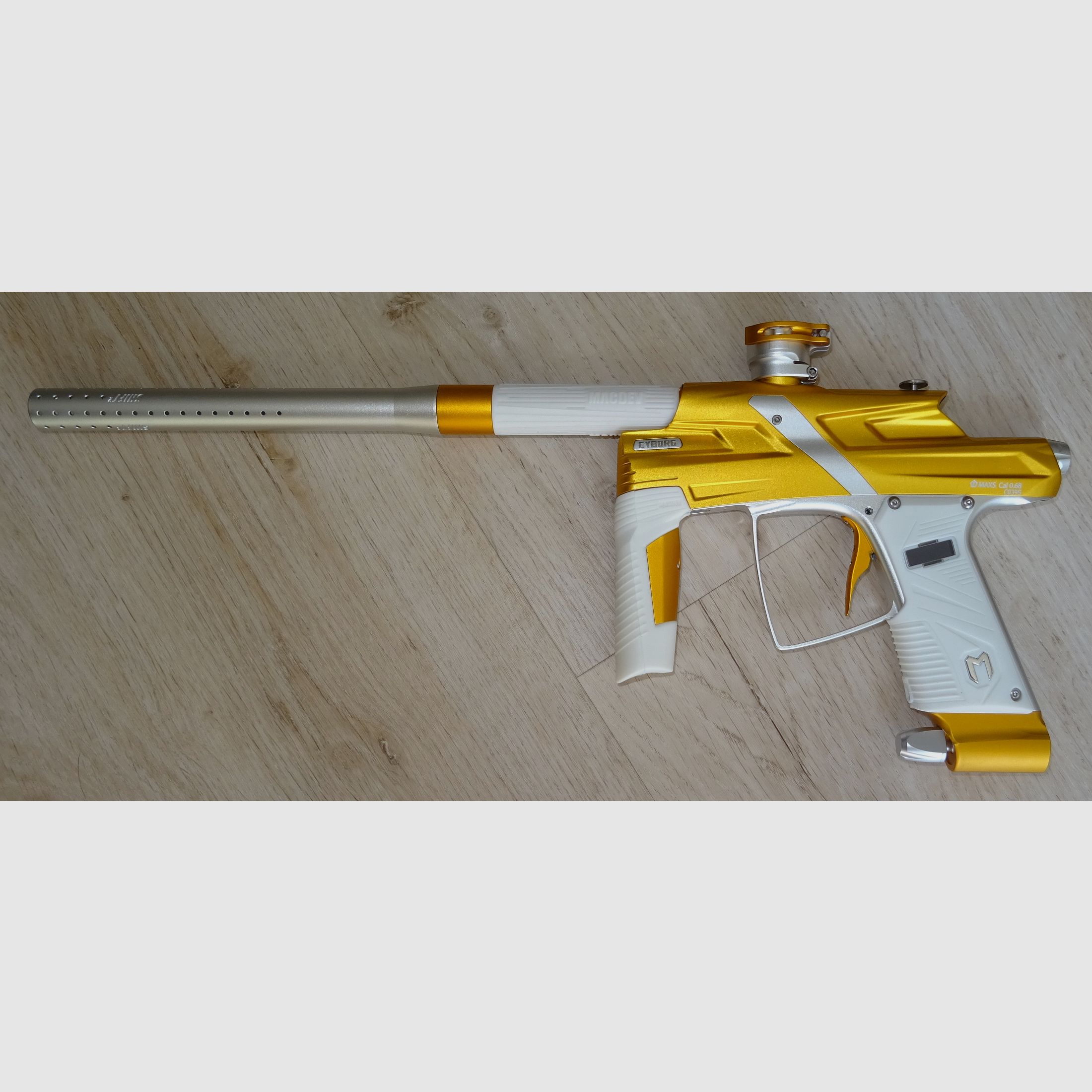 MacDev Cyborg 6 Gold – Silver – White (collector's item)