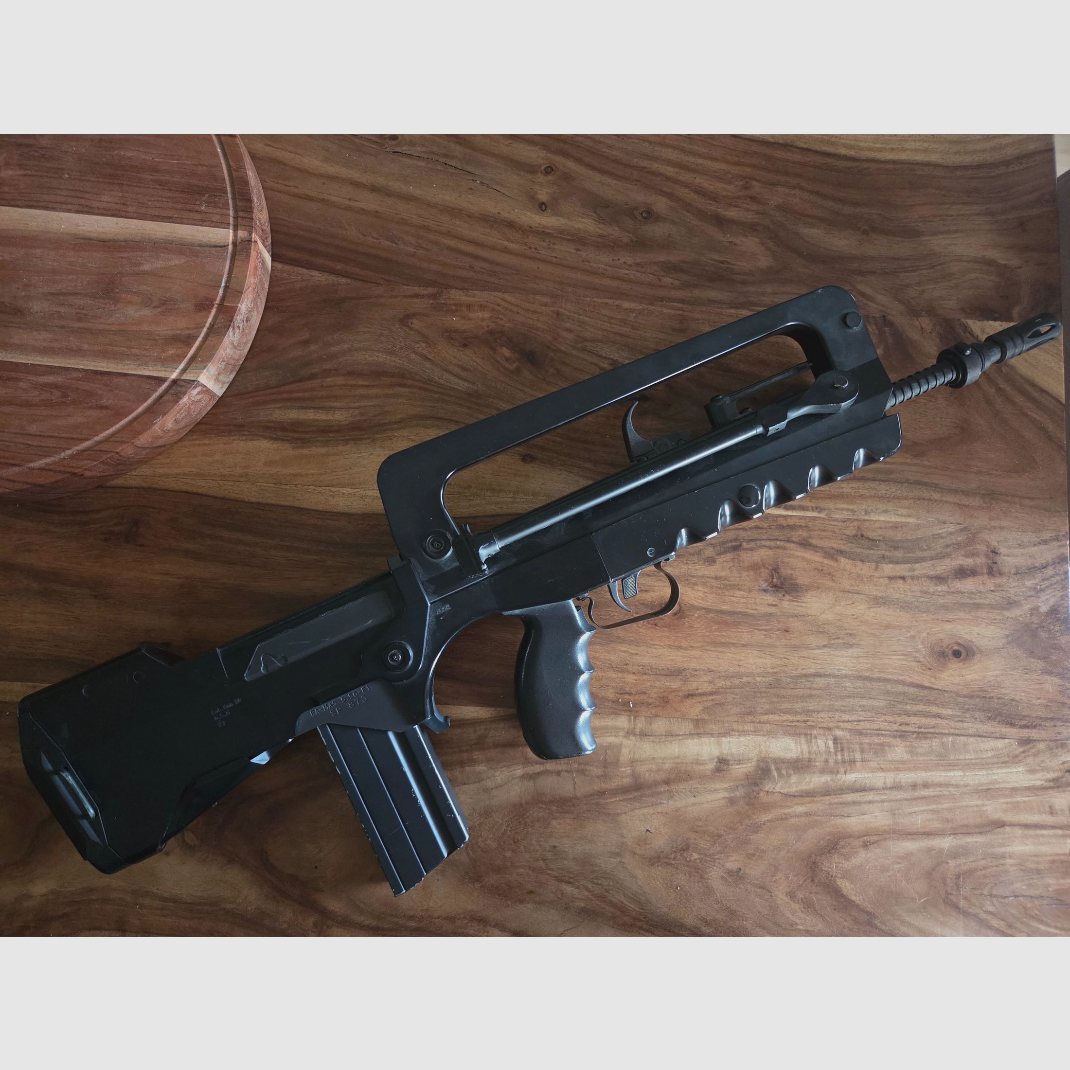 FA-MAS 5.56-F1 Softair / Airsoft – Kal. 6 mm BB – F im Fünfeck