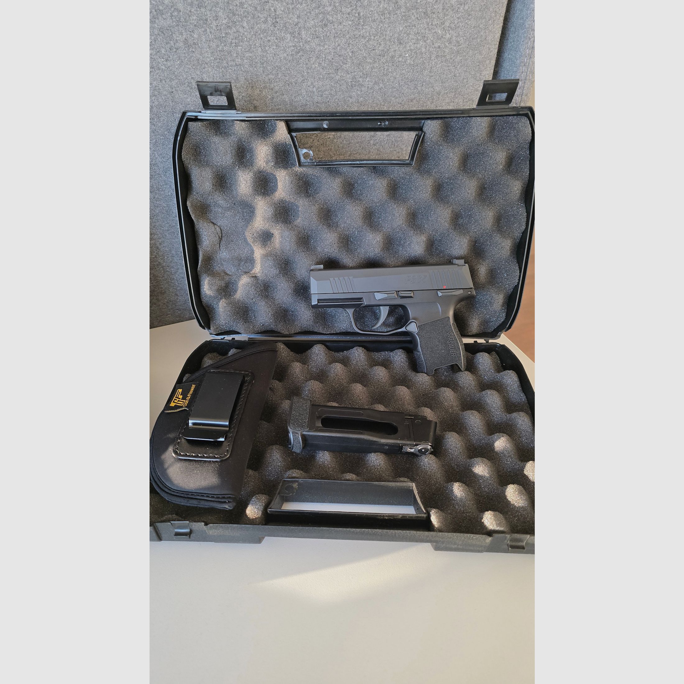 Sig Sauer zestaw - 4,5mm CO2 Sig Sauer P320 X Carry & P365 oraz akcesoria