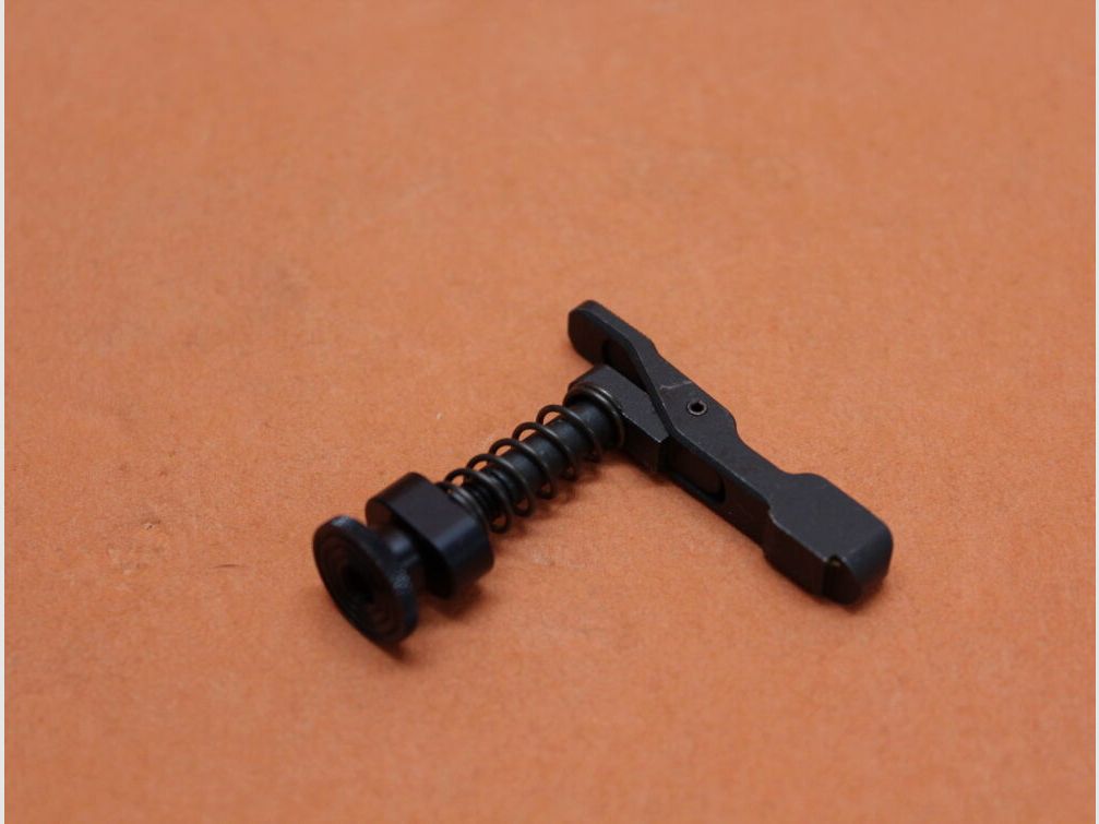 Schmeisser AR-15: Magazine Release/ Catch Ambidextrous Schmeisser - beidseitig bedienbarer Magazinhalter