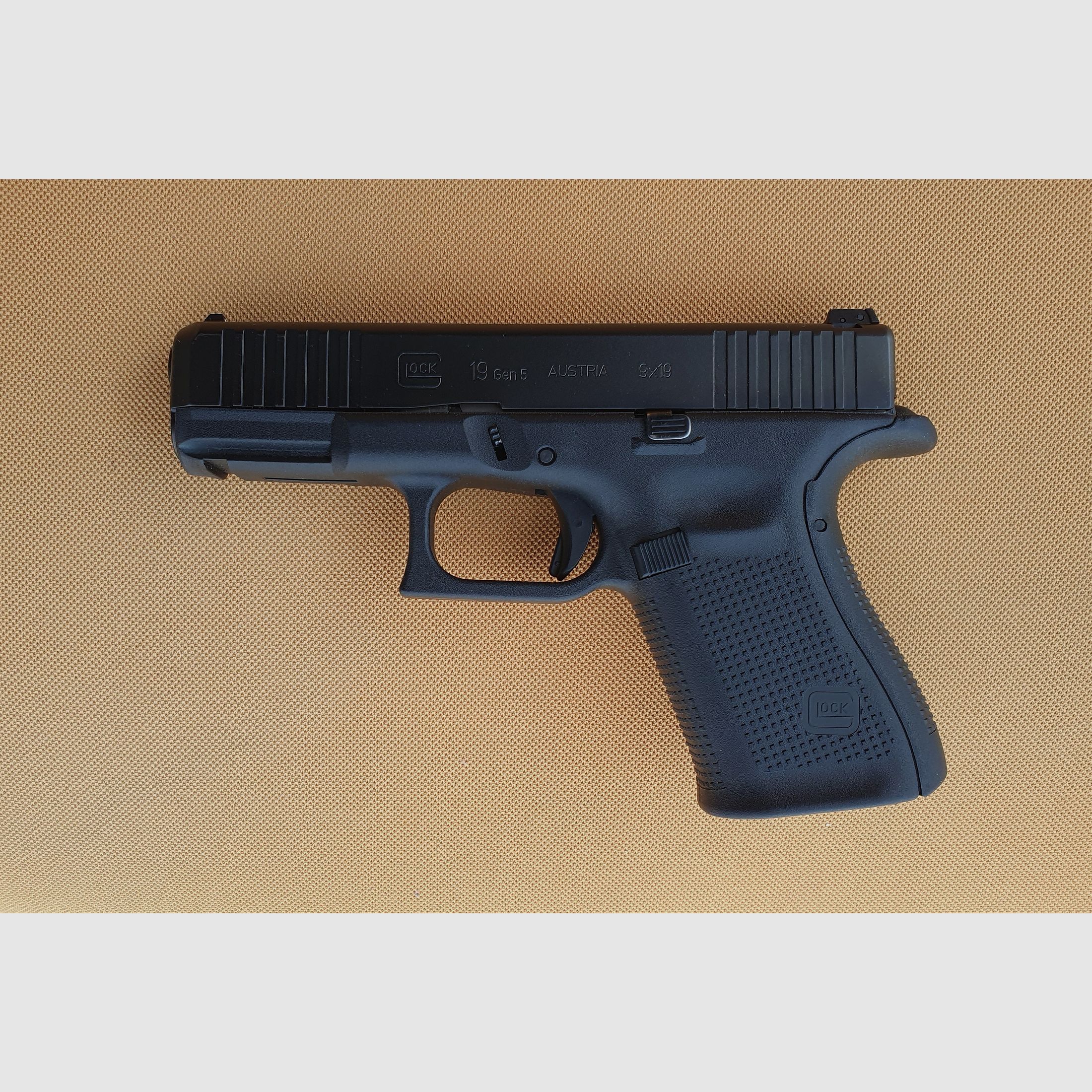 Glock 19 Gen 5 (9 mm) FS mira ajustable