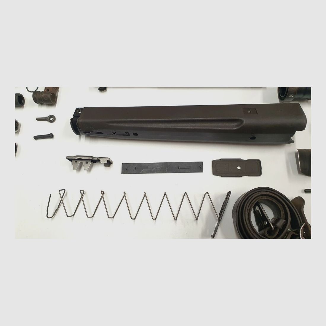 H&K Heckler und Koch GmbH Oberndorf Freier Teilesatz original HK G3 NATO Heckler & Koch inkl. Trapezvorderschaft Olivgrün