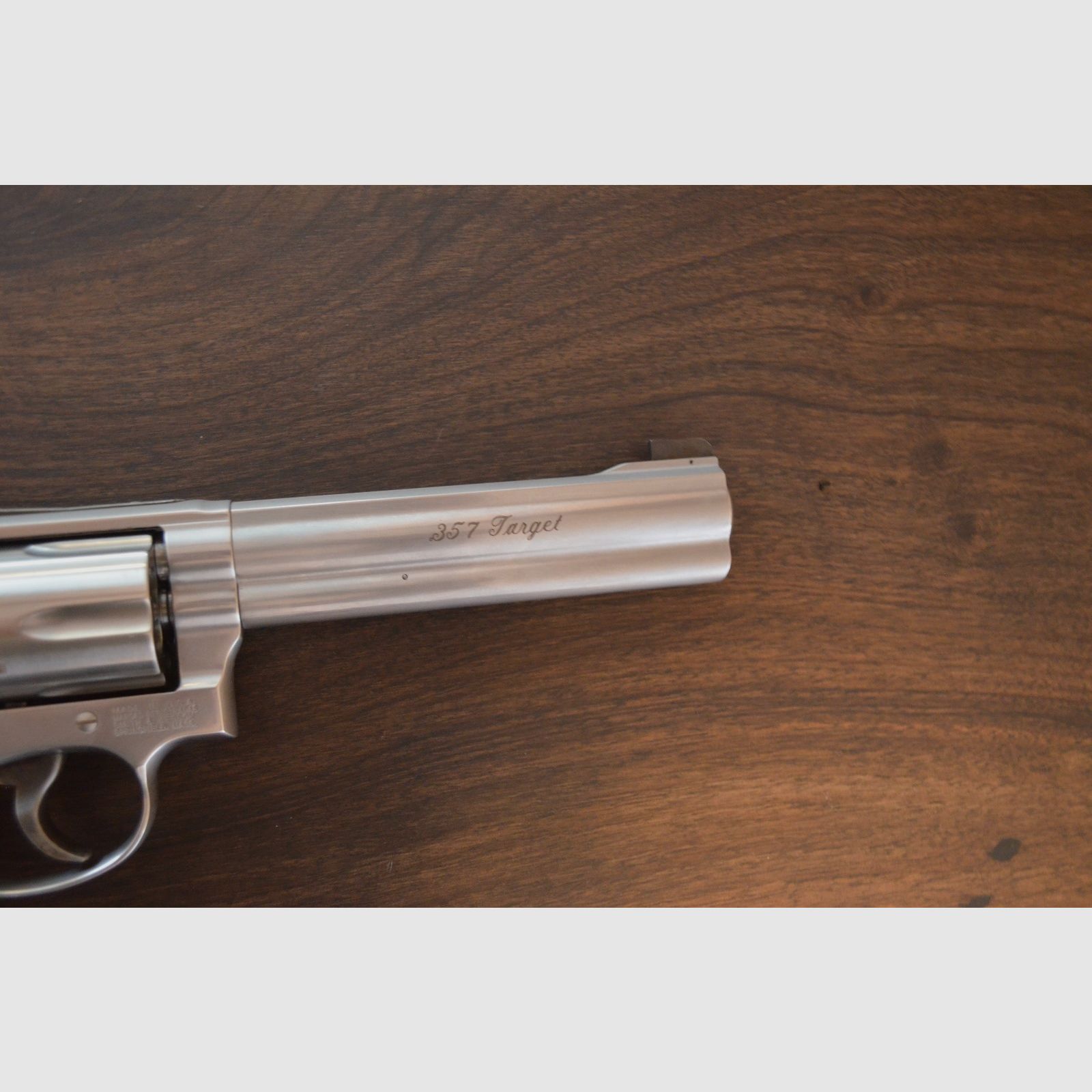 Smith & Wesson 686-6 Target Champion Kal.357 Mag. 6 Zoll Lauf im S&W Koffer mit Zubehör