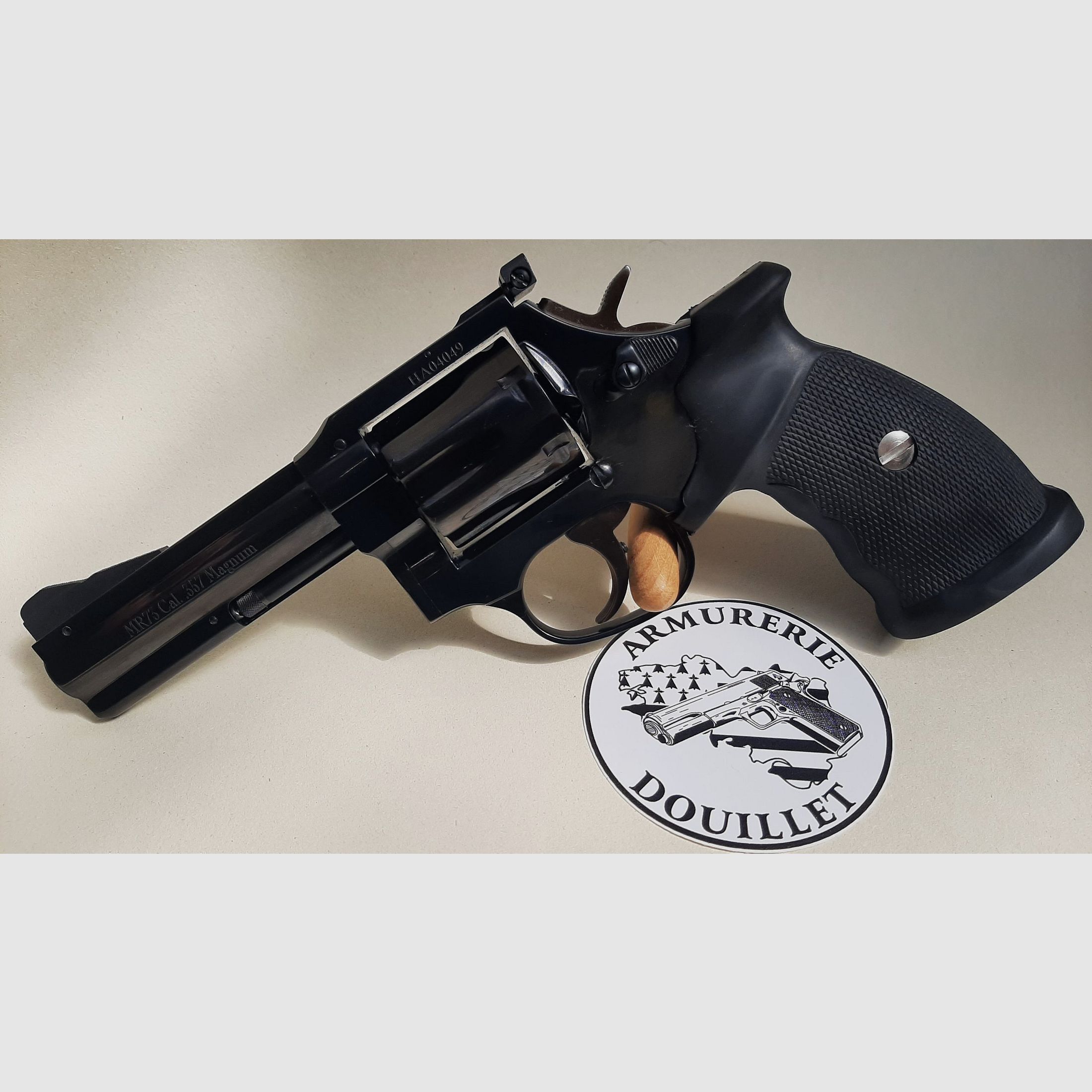 Révolver Manurhin MR73 Gendarmerie 4 pouces 38/357mag, image 1 sur 2