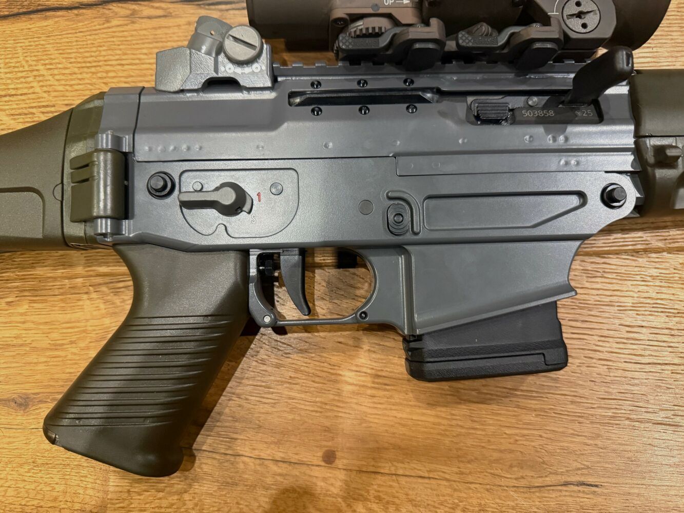 SIG SAUER AG Schweiz SG 553 AL SPORT US, Grau-Grün - Short Barrel