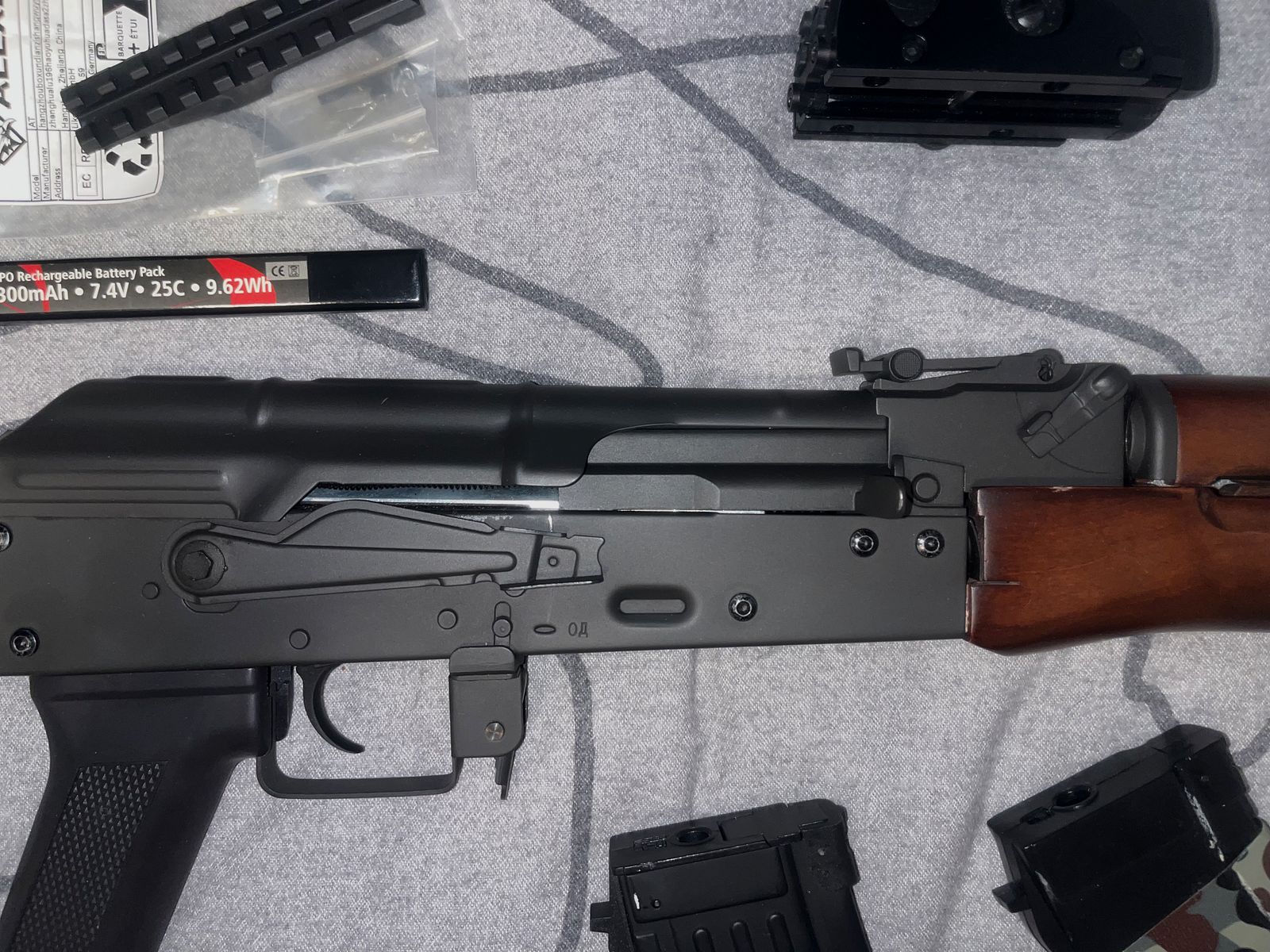 AK-74 Vollmetall Echtholz BlowBack S-AEG APS mit Zubehör 