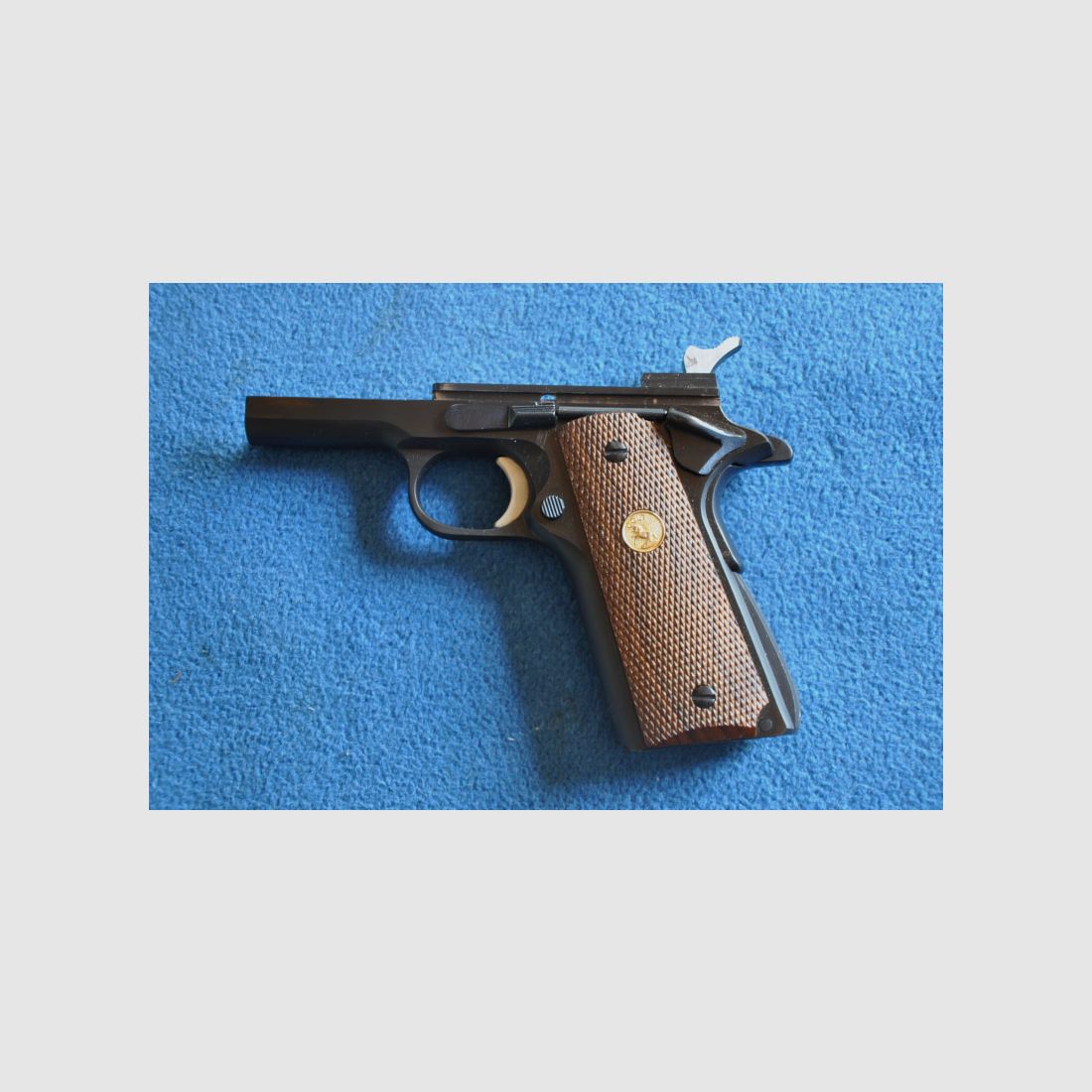 SEHR SCHÖNES GRIFFSTÜCK ORIGINAL COLT 1911