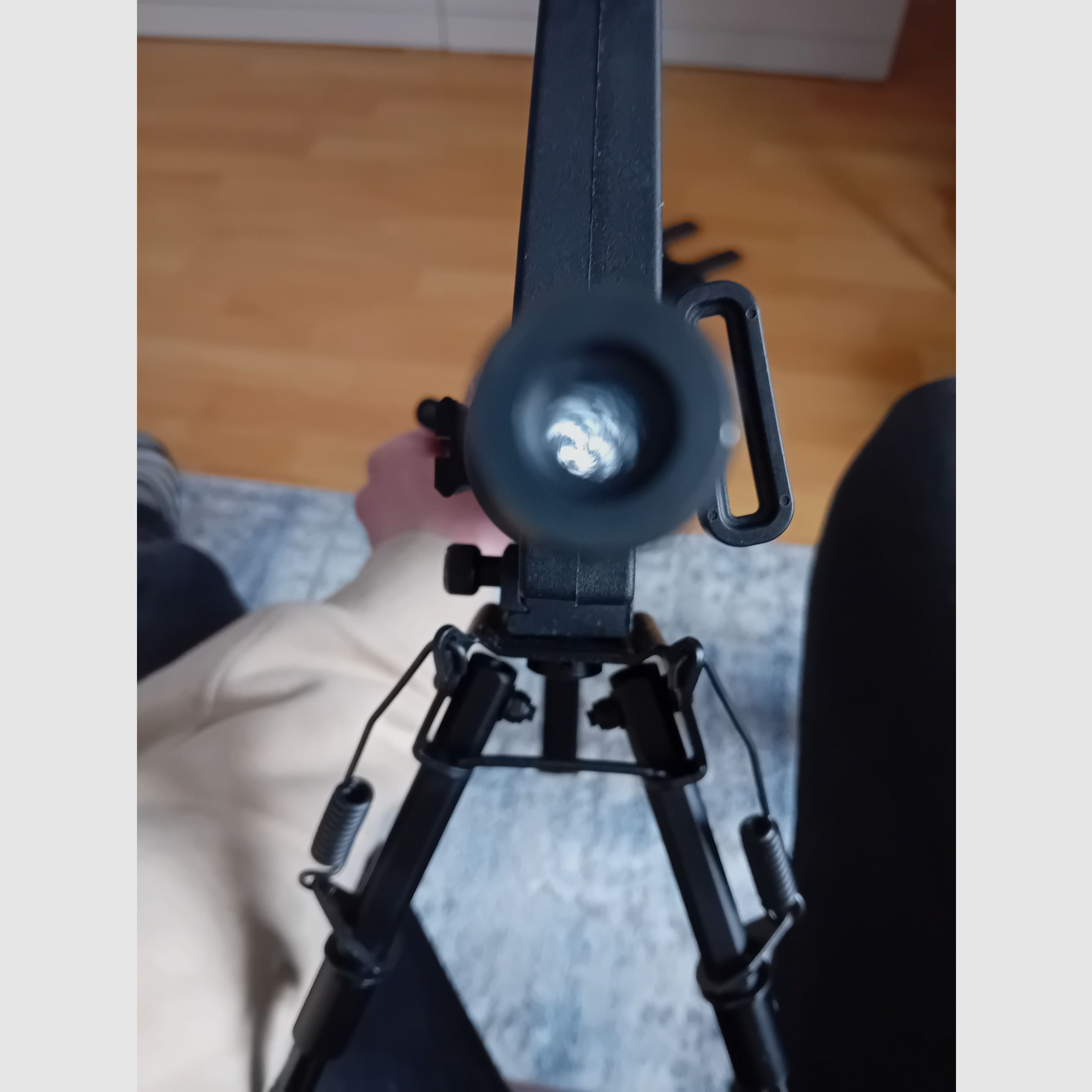 Mossberg Selbstladebüchse International 715t .22lr (16.25") inkl. 3 Magazinen und Leuchtpunktvisier Falke II NV