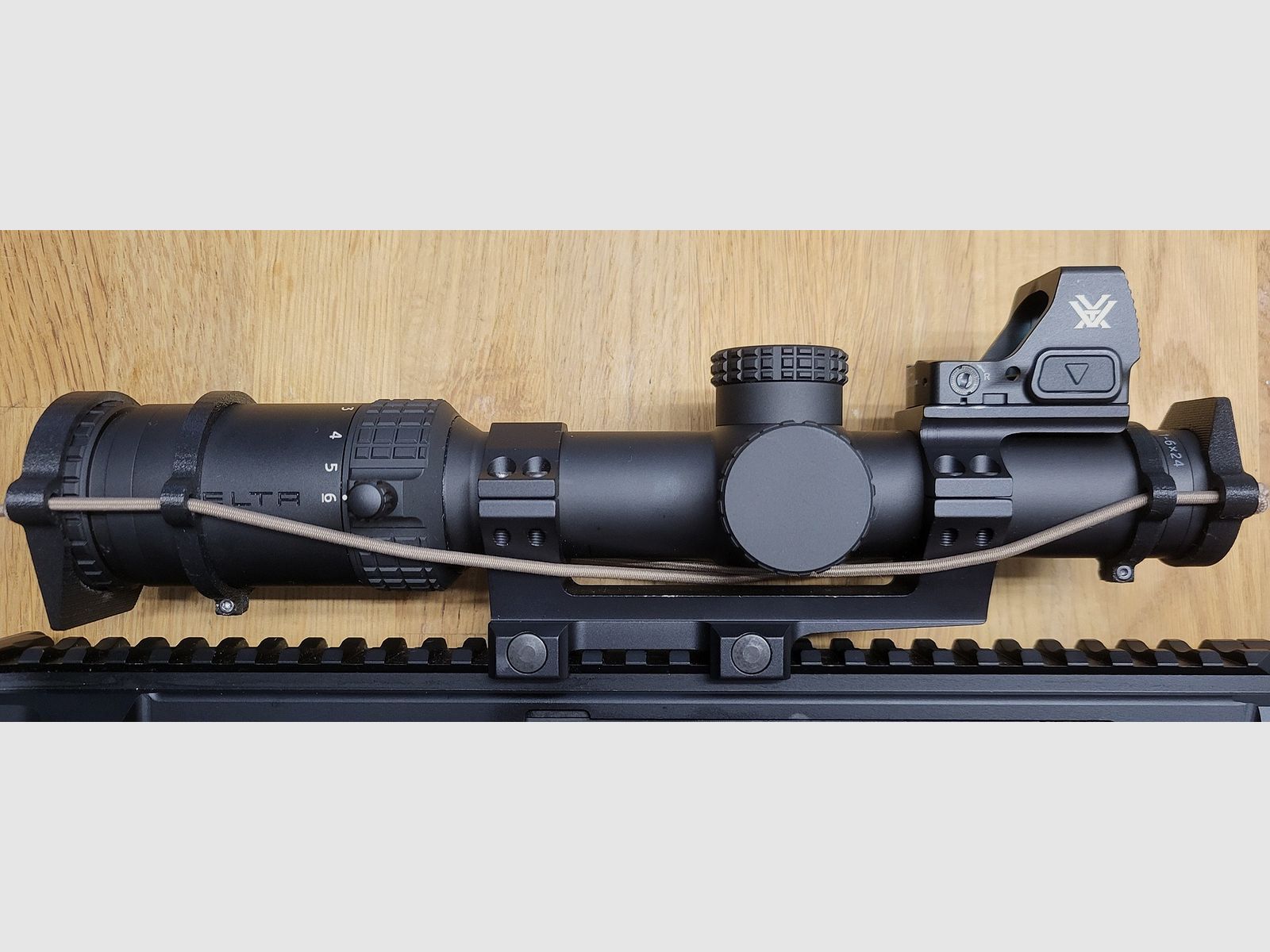 Delta Stryker HD 1-6x24 SFP DSMR LPVO Zielfernrohr mit Montage