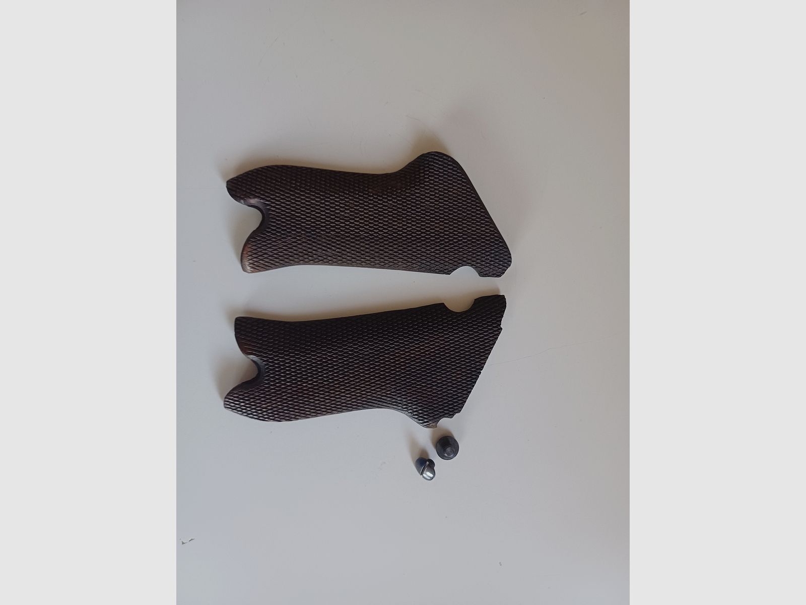 P08 Griffschalen Holz
