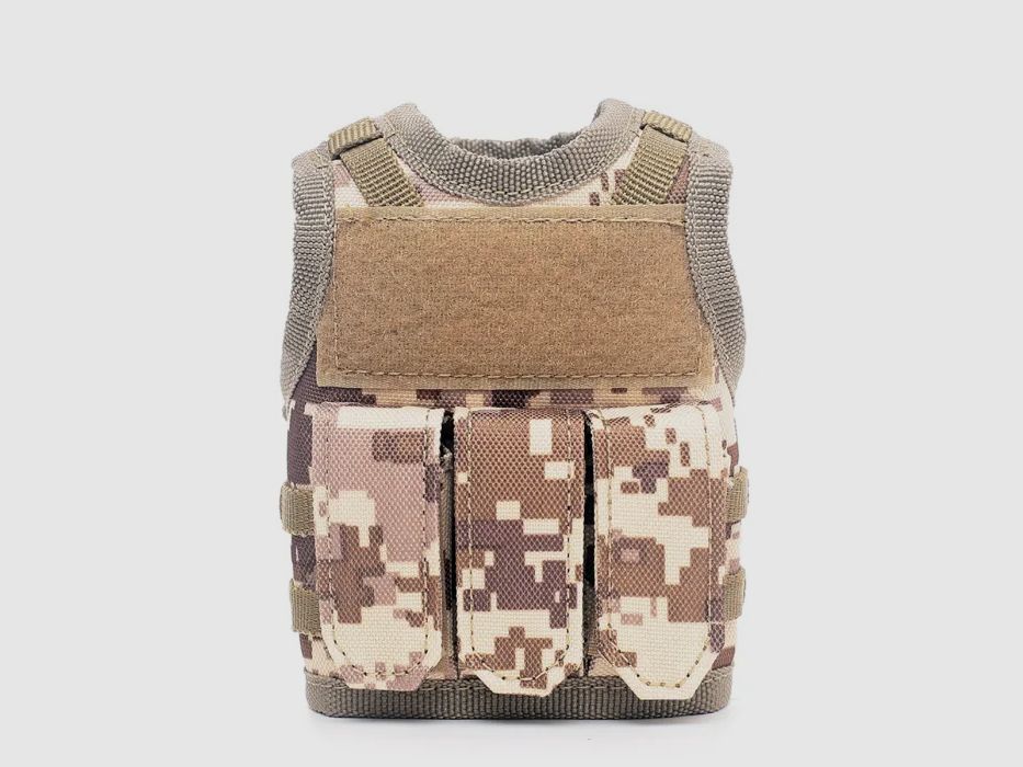 Mini Tactical Schutzweste mit Fronttaschen für Bierflasche / Weinflasche / Thermosflasche - Digital-Desert