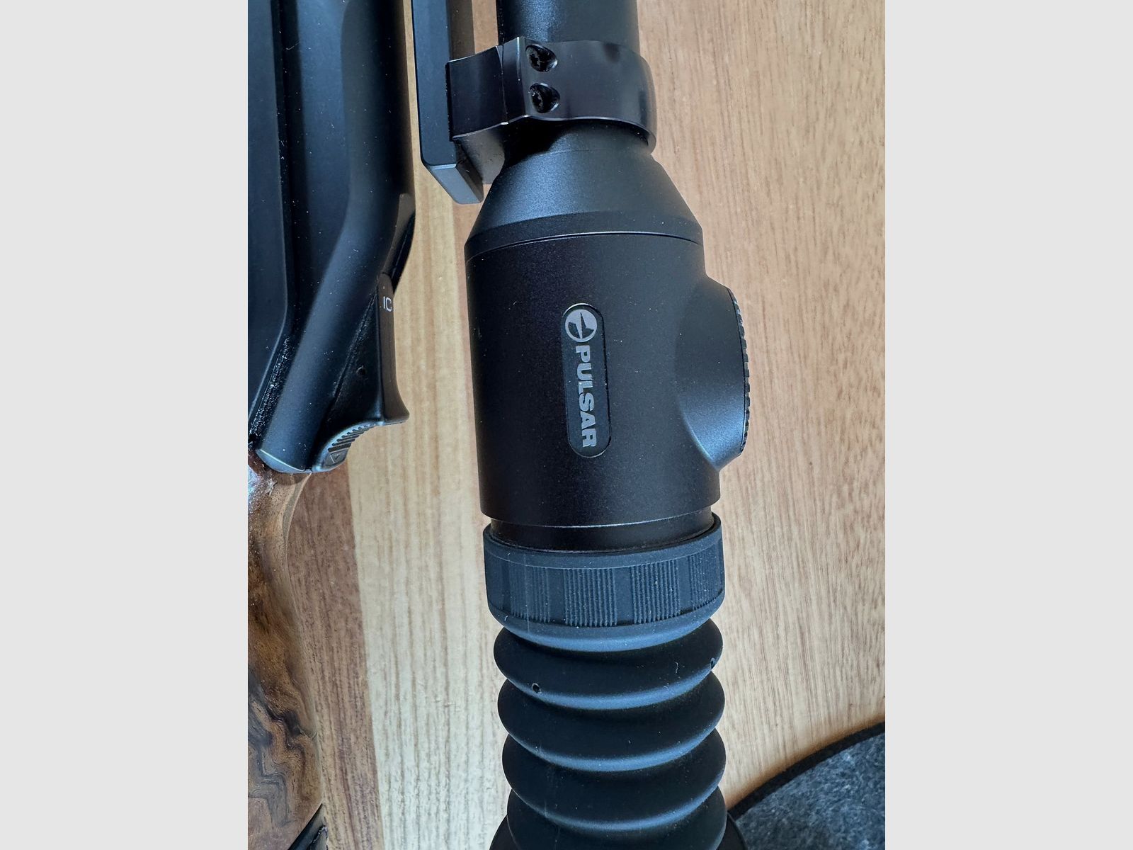 Pulsar Thermion 2 LRF XL60 thermal imaging riflescope with laser rangefinder – excellent condition