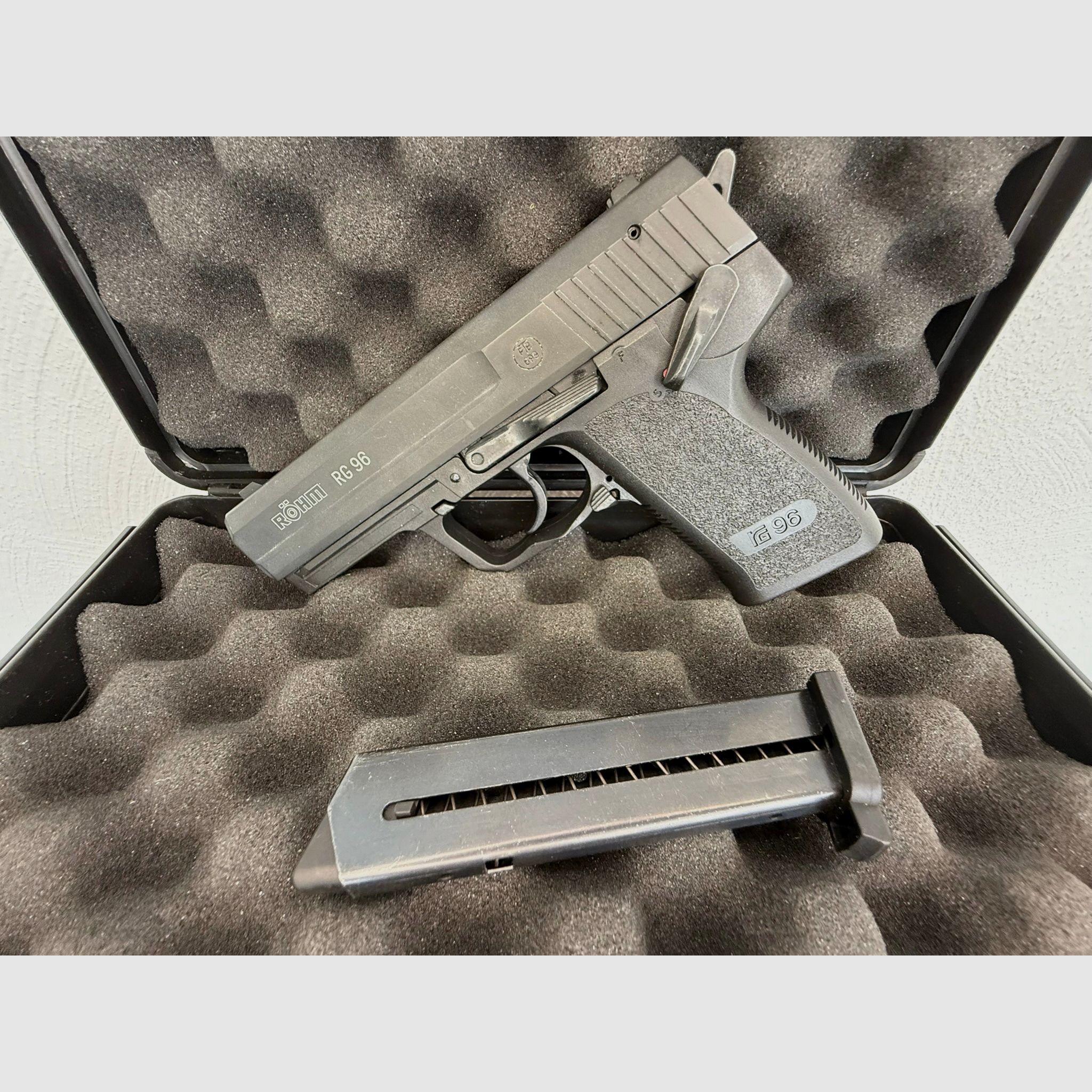 Röhm RG 96 Schreckschuss Pistole brüniert