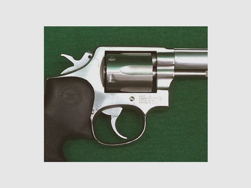 Revolver Smith & Wesson Mod.64-3 4