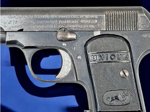 Sammlerpistole Unique Hendaye Mod. 10 Kal. 6,35 Browning