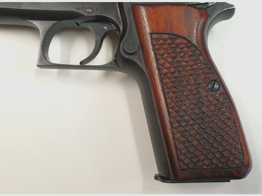 Fabrique National (FN) High Power (HP)