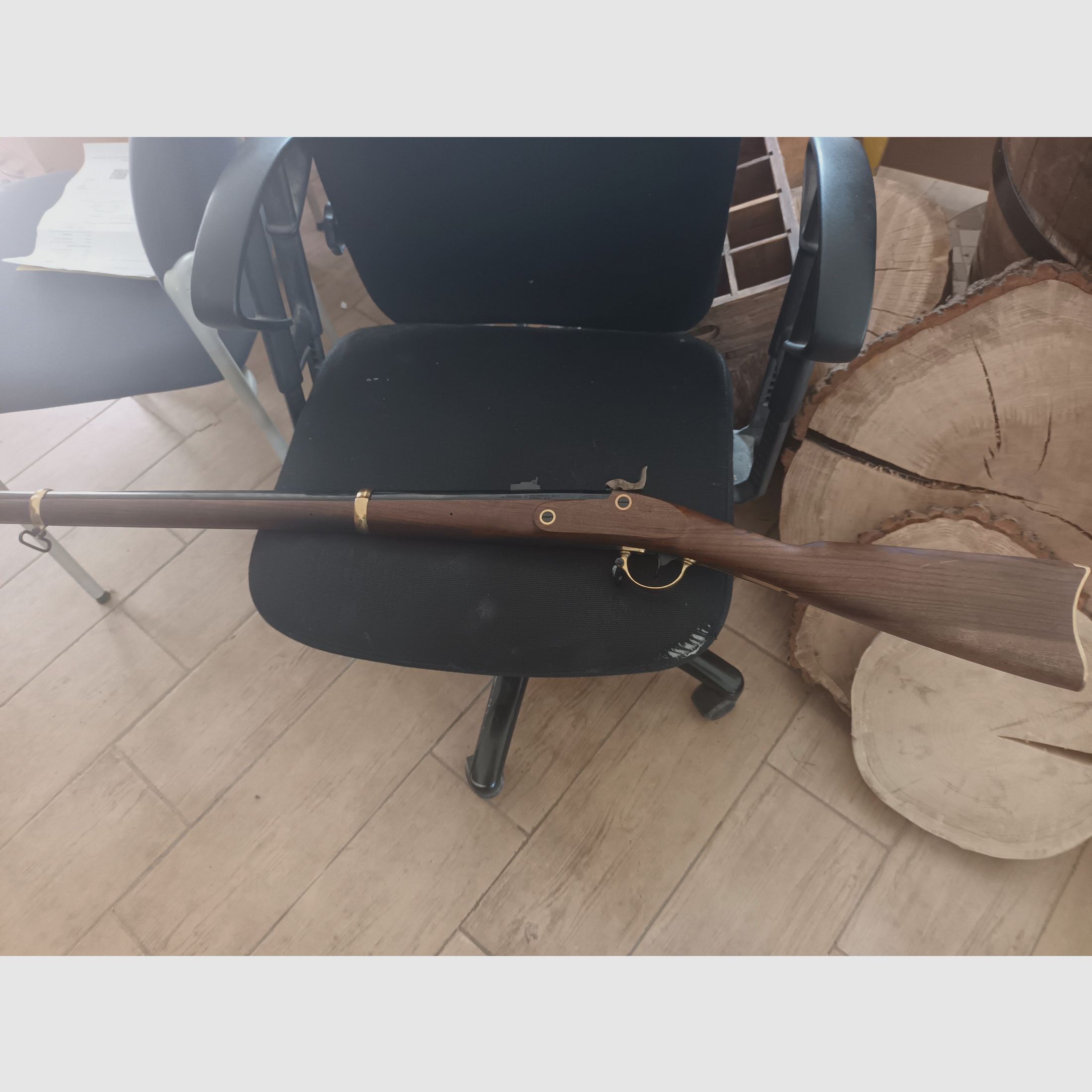 Perdersoli Gewehr 58   Ardesa Pistole 45  mit Zubehör