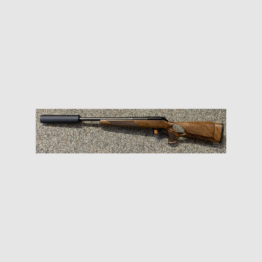 Blaser R93 9,3x62 mit Holz-Lochschaft, 50cm Lauf und Jaki Semi Classic Schalldämpfer