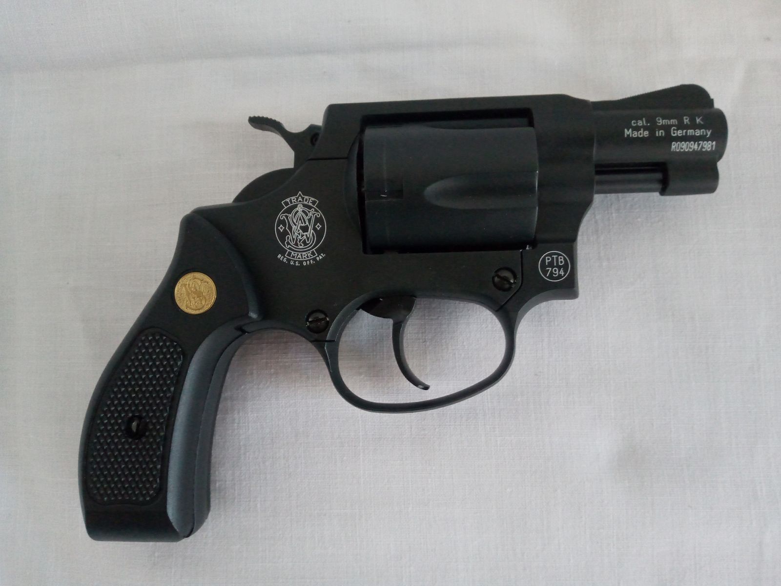 Smith & Wesson "Chiefs Special" / revolver SRS / cal. 9mm R.K. / brunito