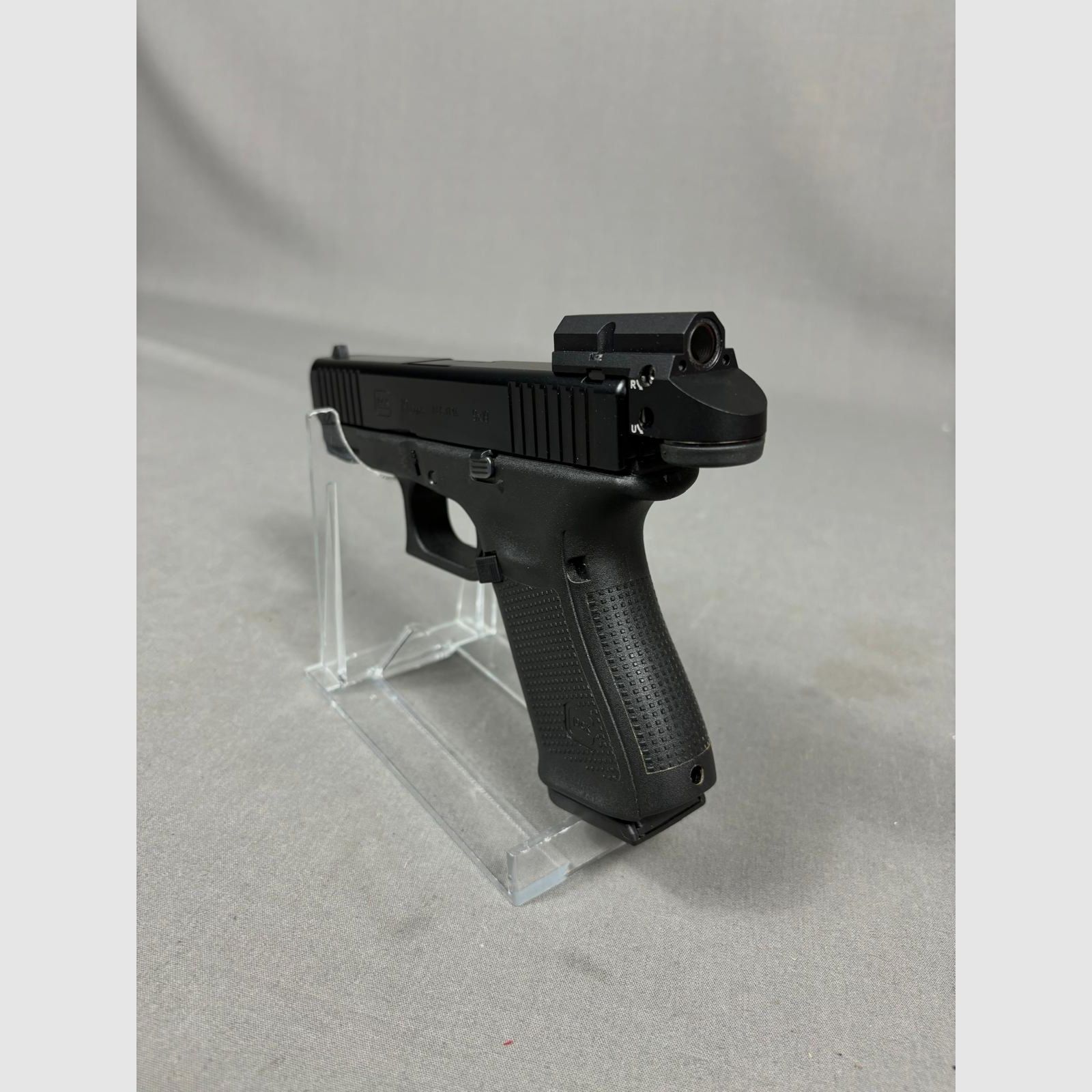 Glock 19 Gen. 5 in 9mm Luger mit Leupold Delta Dot